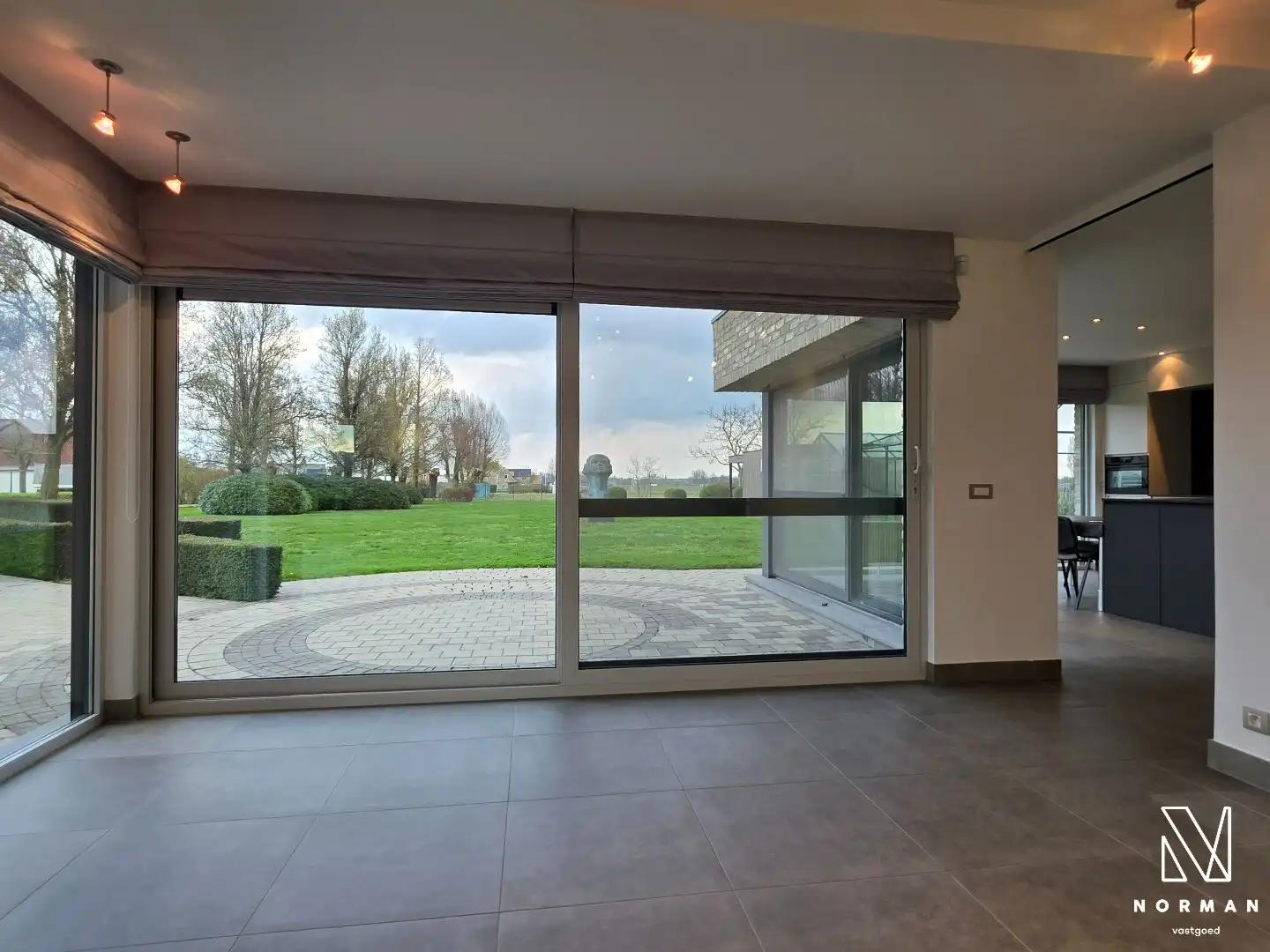 Prachtig domein met luxueuze instapklare villa, grote tuin en landbouwgrond in Hulste foto 15