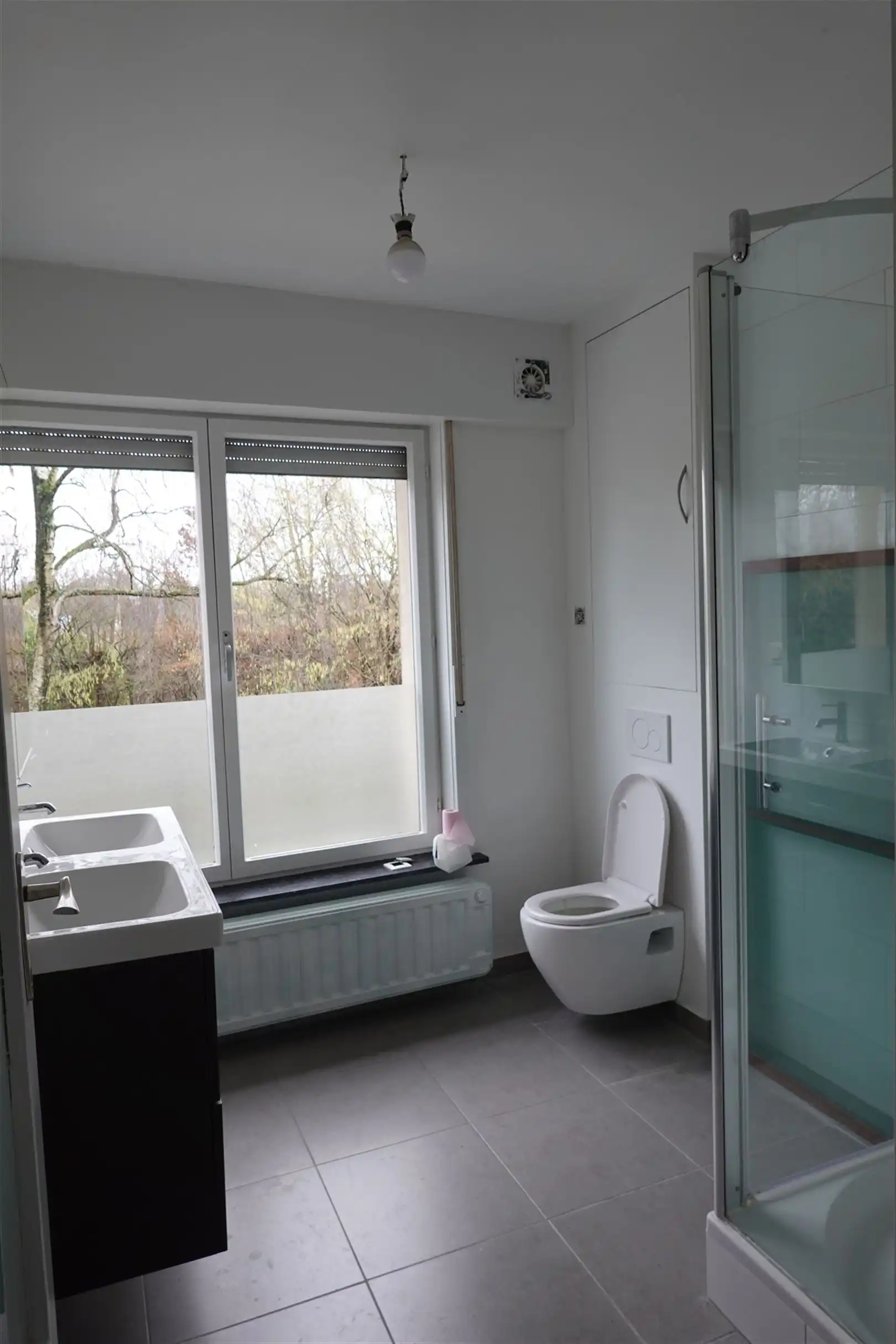 Rustig gelegen, ruime woning met 4 slaapkamers en tuin. foto 9