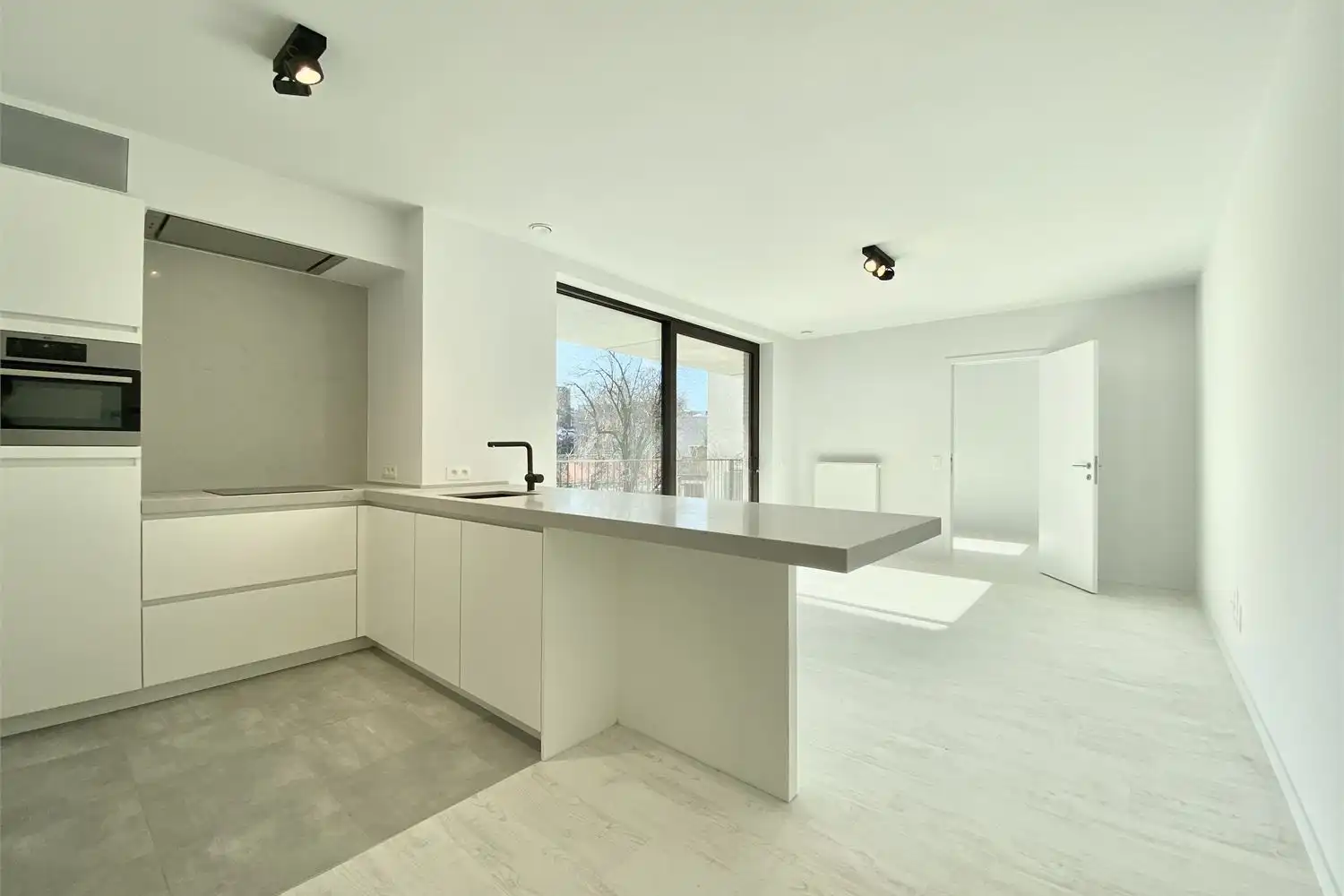 Modern éénslaapkamerappartement met topligging aan het Stadspark foto {{pictureIndex}}
