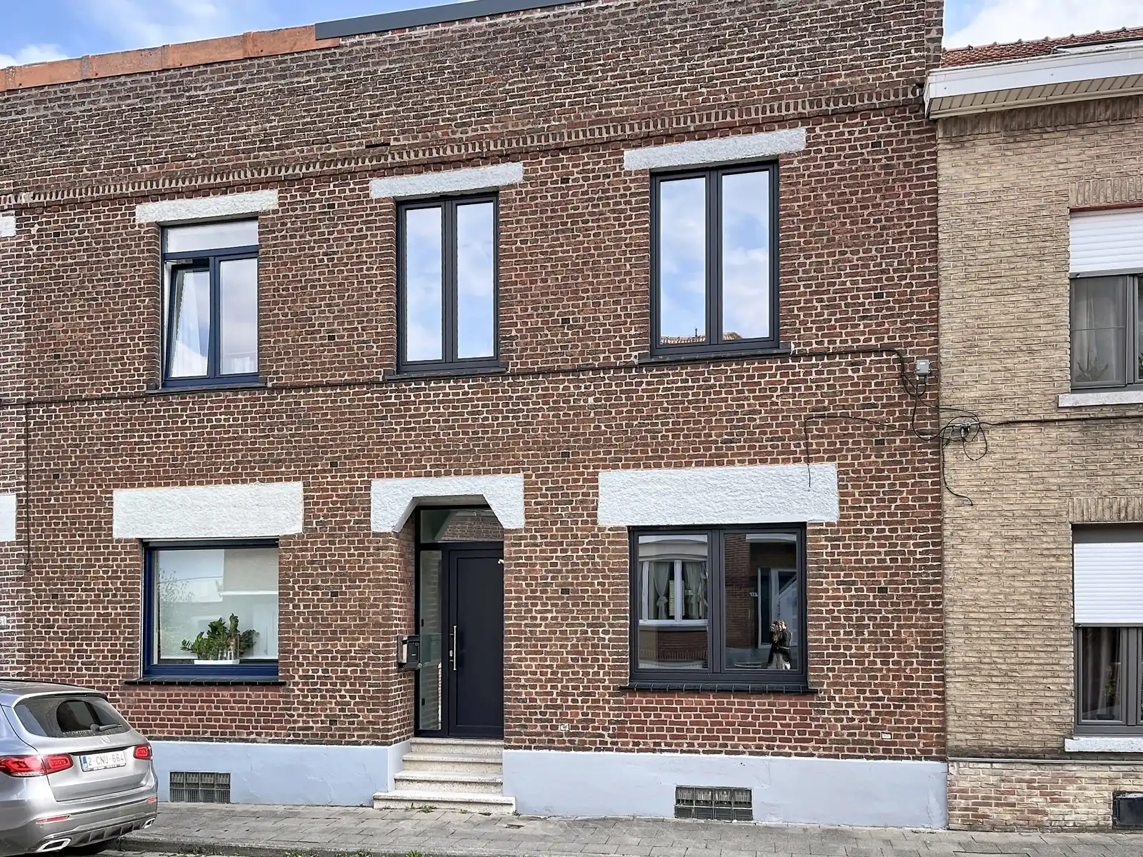Charmante en recent gerenoveerde woning op topligging in Tienen 🏡✨ foto {{pictureIndex}}