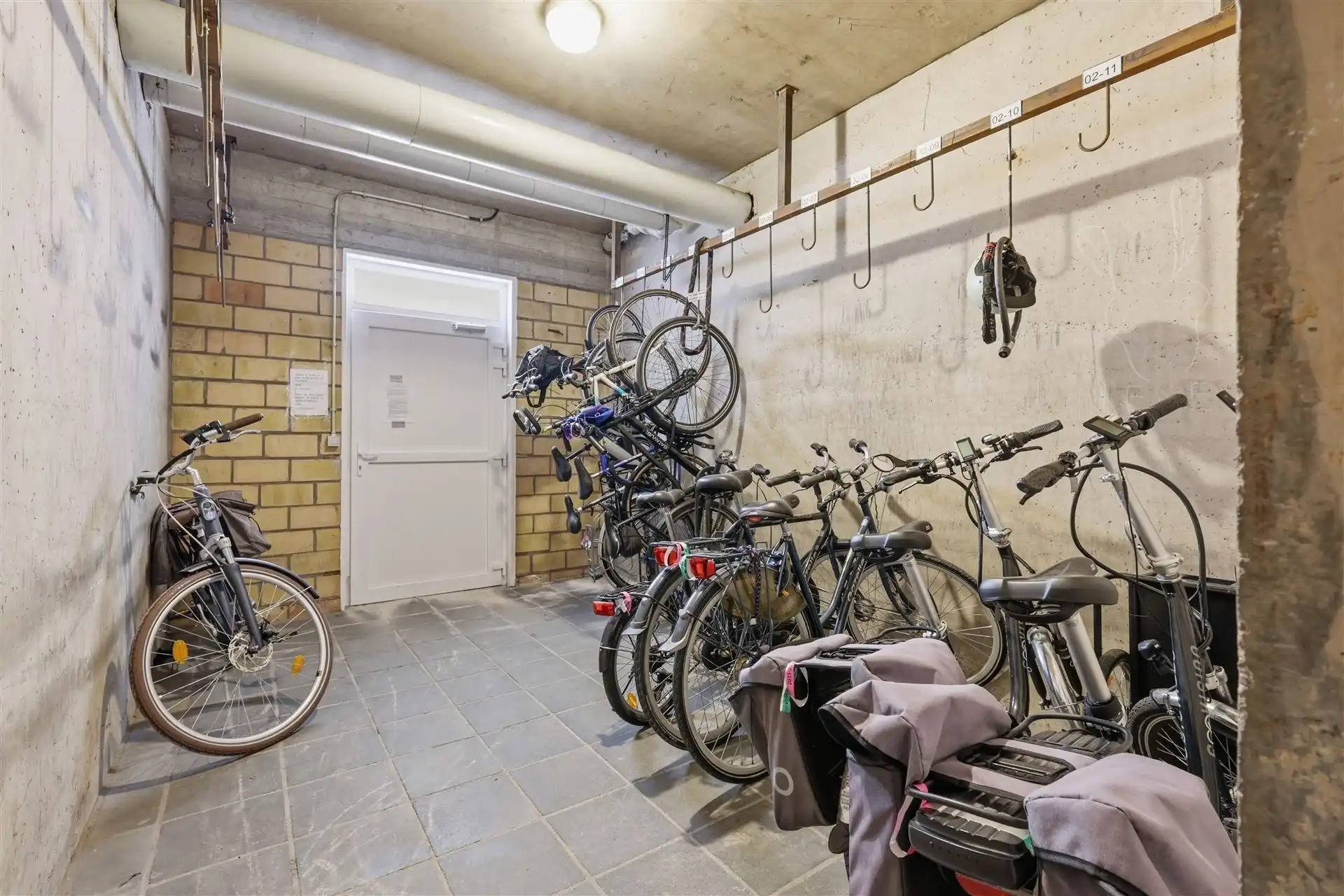 ZONNIG / VLAK AAN ZEEDIJK foto 27