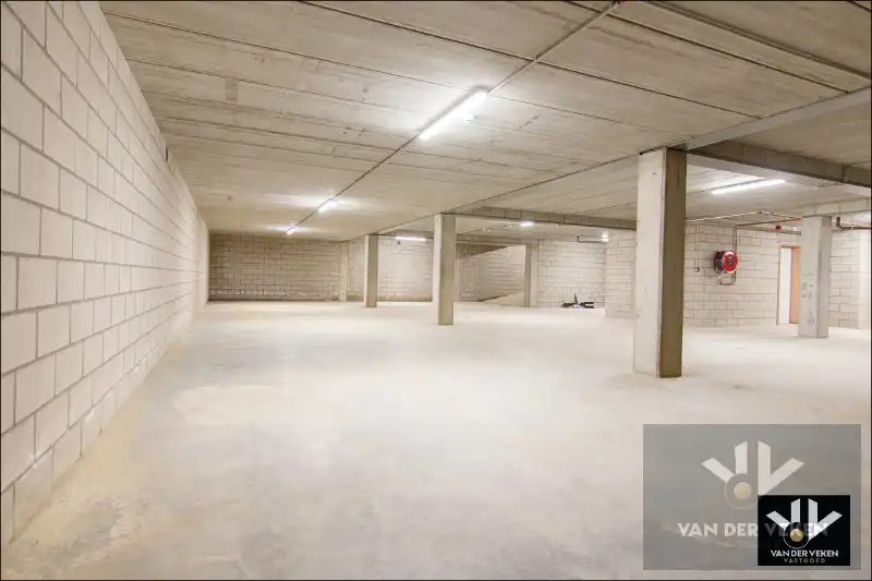 Ruim gelijkvloers nieuwbouwappartement met 4 slaapkamers en 2 badkamers, een terras en een mooie tuin op een goed bereikbare locatie! foto 19