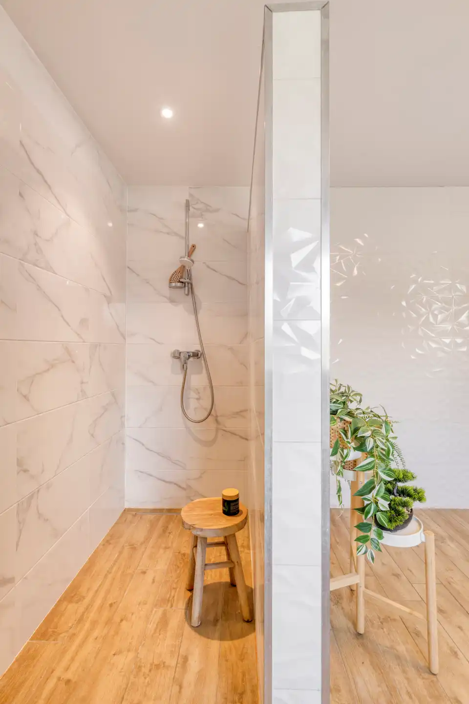 INSTAPKLARE ENERGIEZUINIGE WONING MET 4 SLPK, GARAGE EN TUIN foto 11