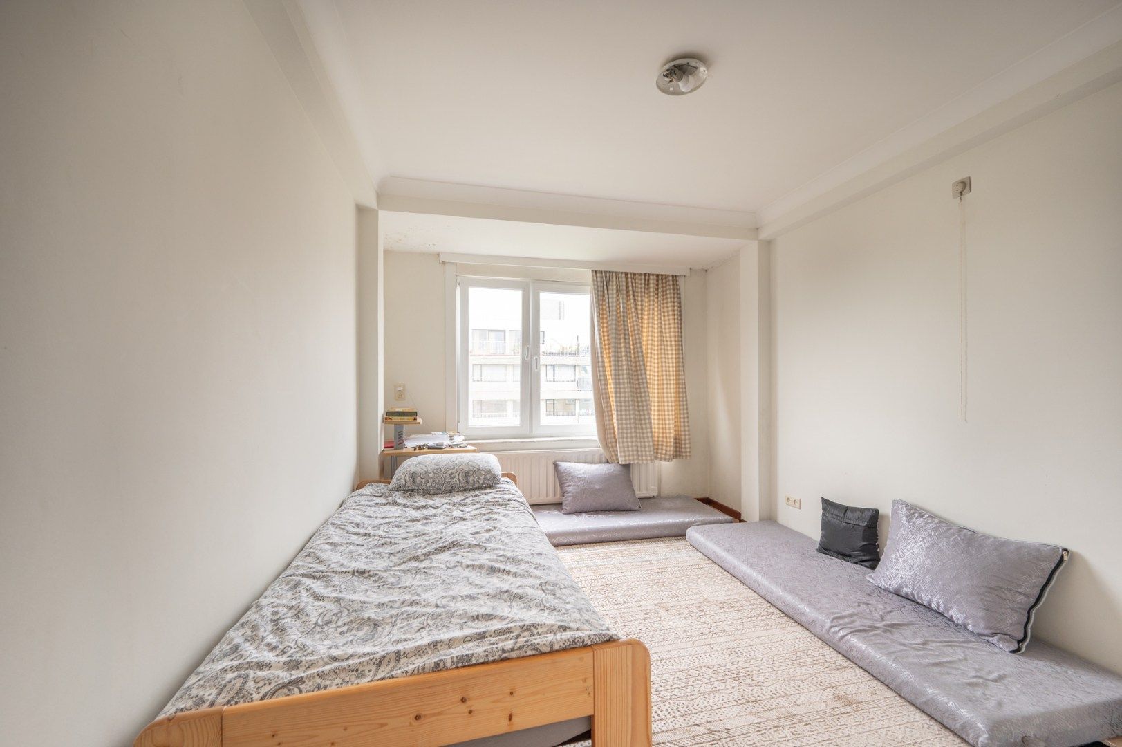 Groot appartement met drie slaapkamers en garage nabij het centrum van Brugge foto 8