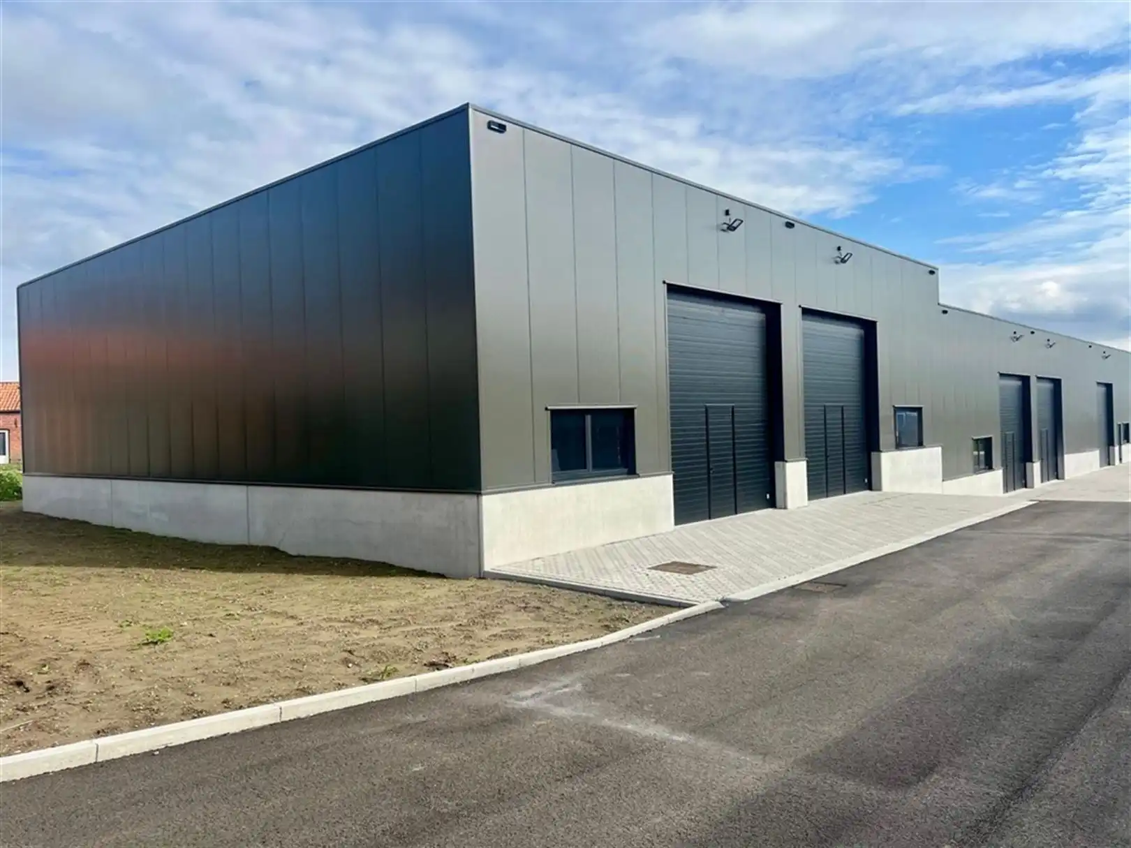 Te Huur/Te Koop Nieuwbouw KMO units te Tielt foto 5