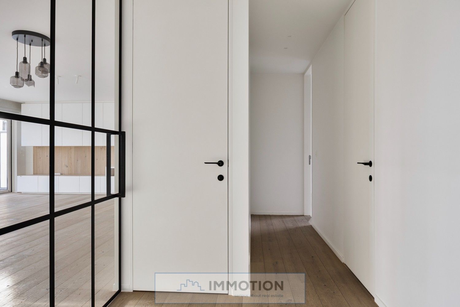 Exclusief appartement met 2 slaapkamers en garage foto 3