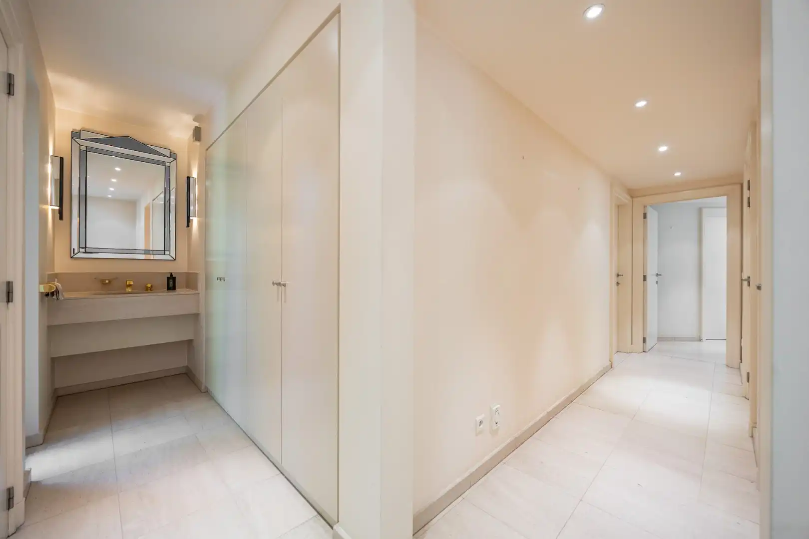 Exclusieve villa met gelijkvloerse master suite, prachtige tuin en uitzonderlijk wooncomfort foto 6