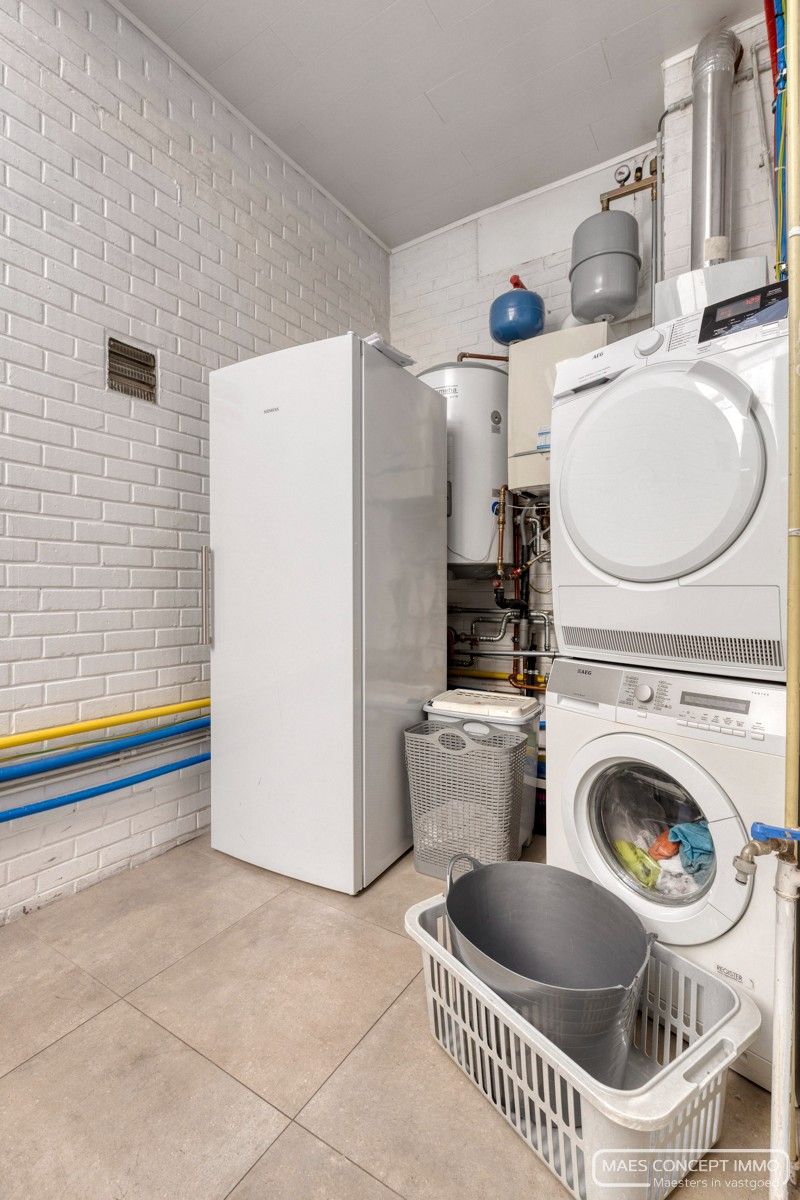 Ruime woning te koop te Waregem op strategische ligging foto 7