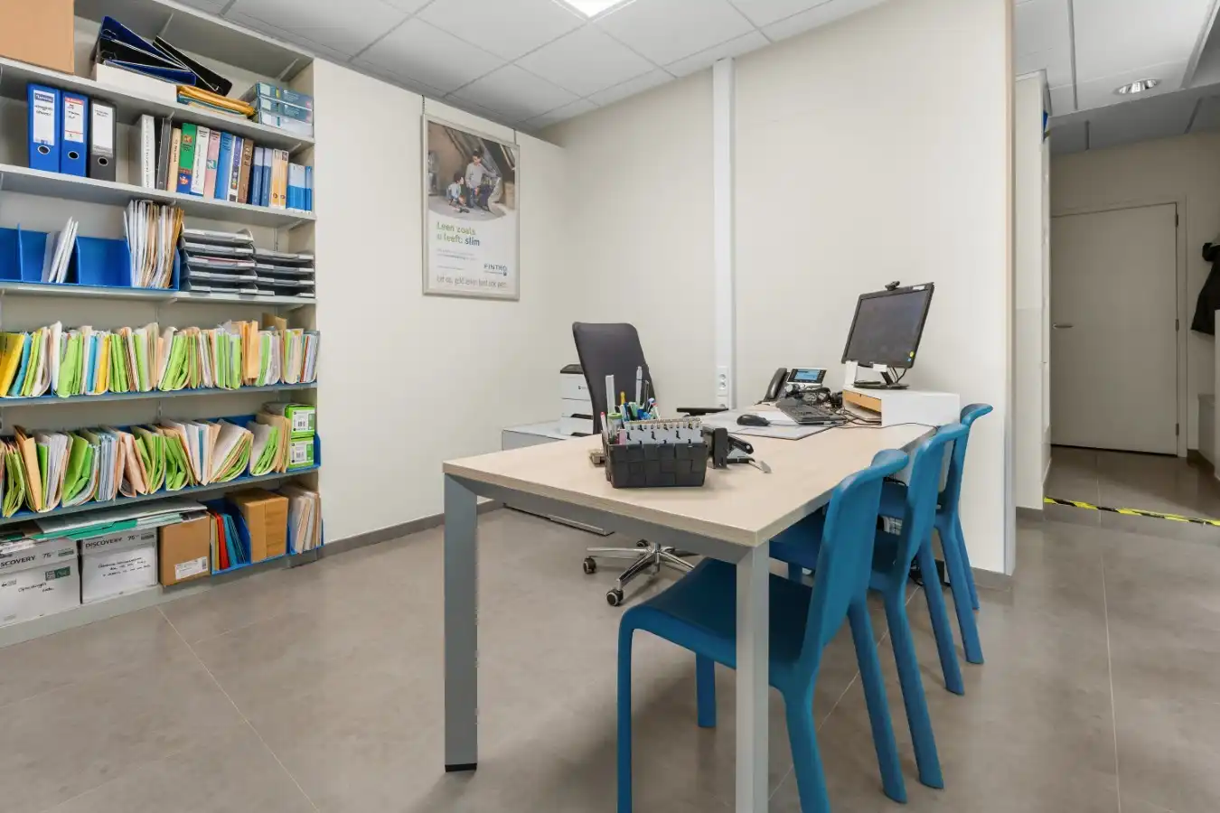 Beselare - Investeringspand met kantoorruimte en 2 verhuurde appartementen foto 5