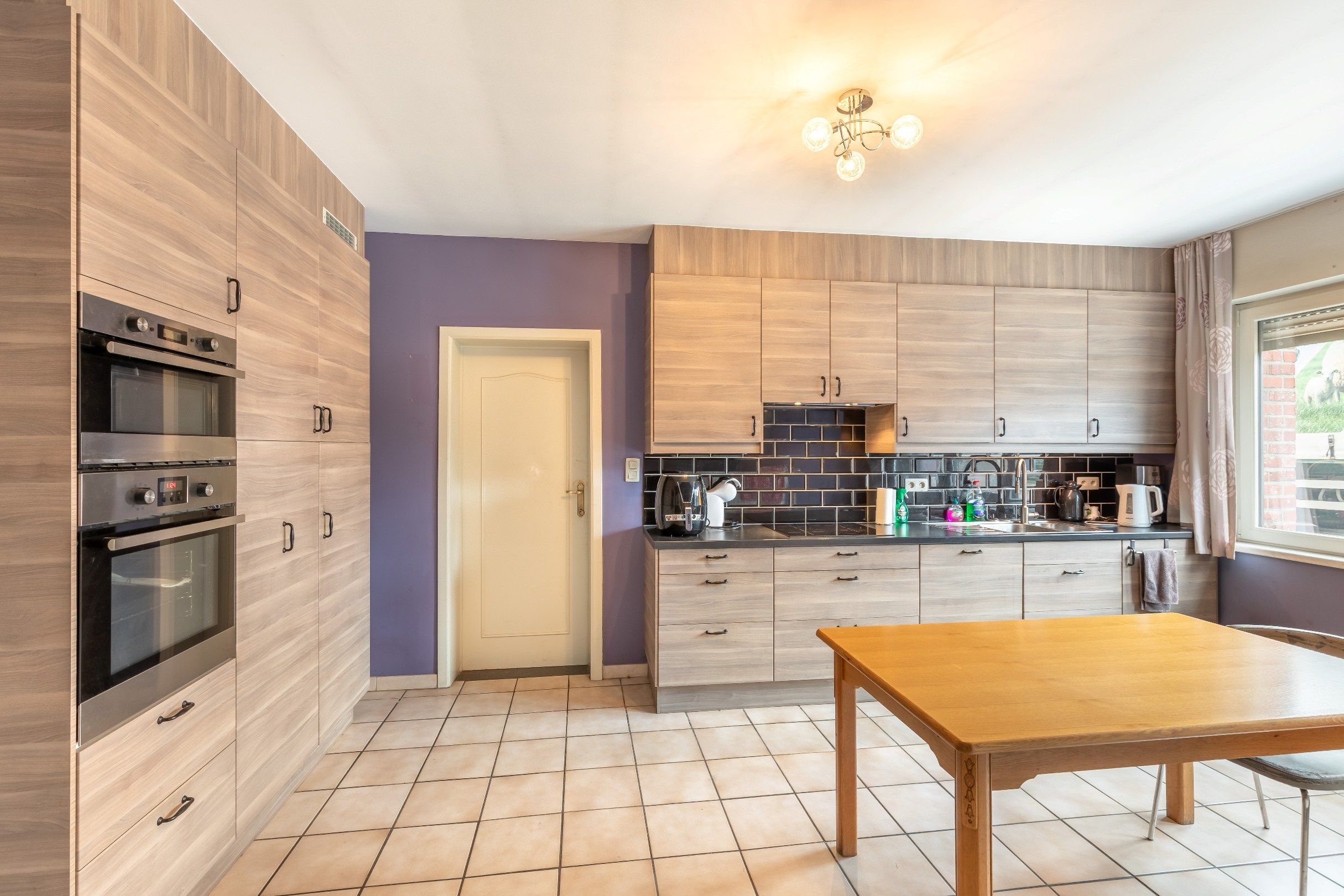 Woning met achterliggende grote loodsen (220m2) foto 4