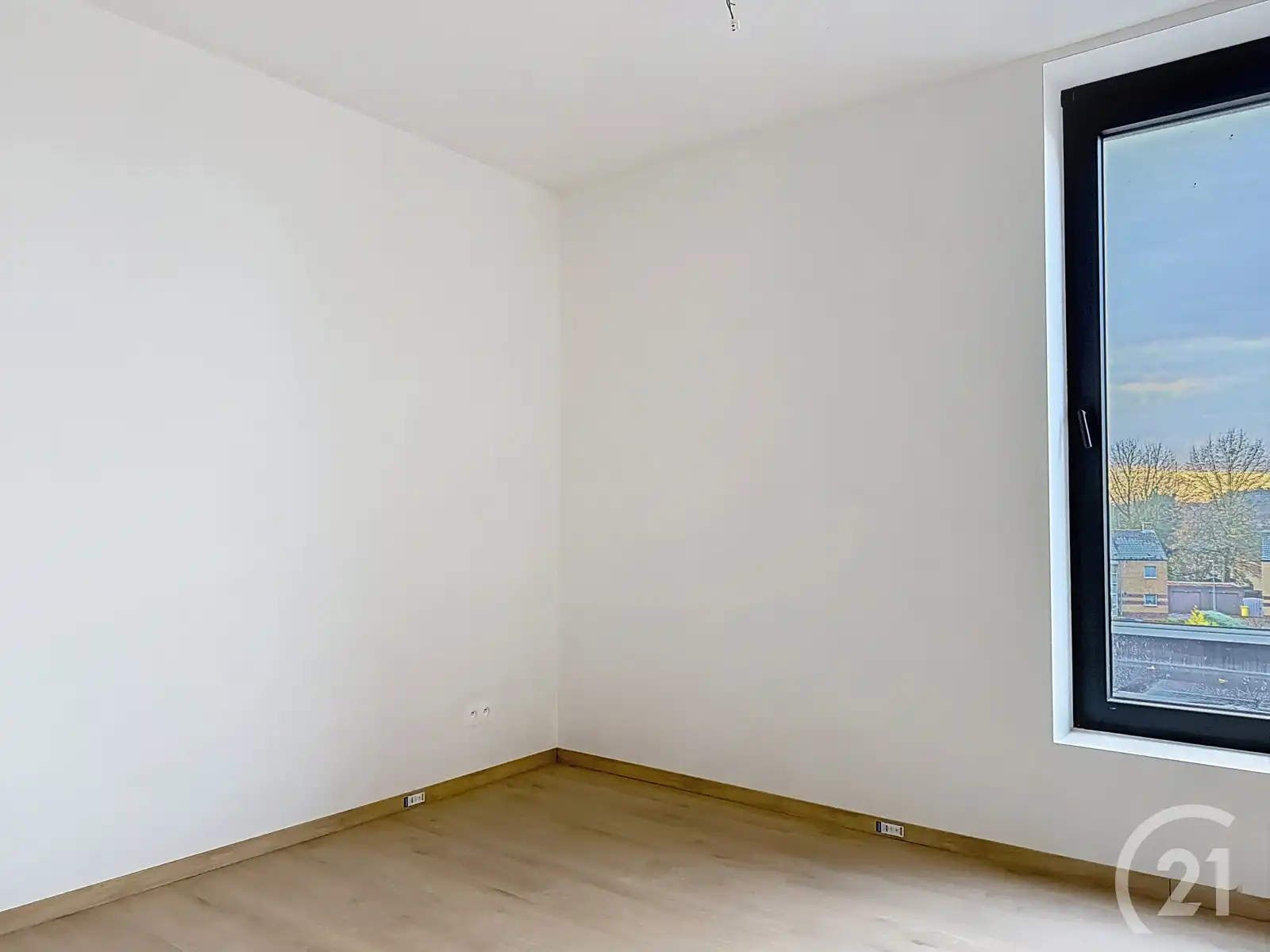 Prachtige nieuwbouwwoning in heel rustige straat te huur! foto 7