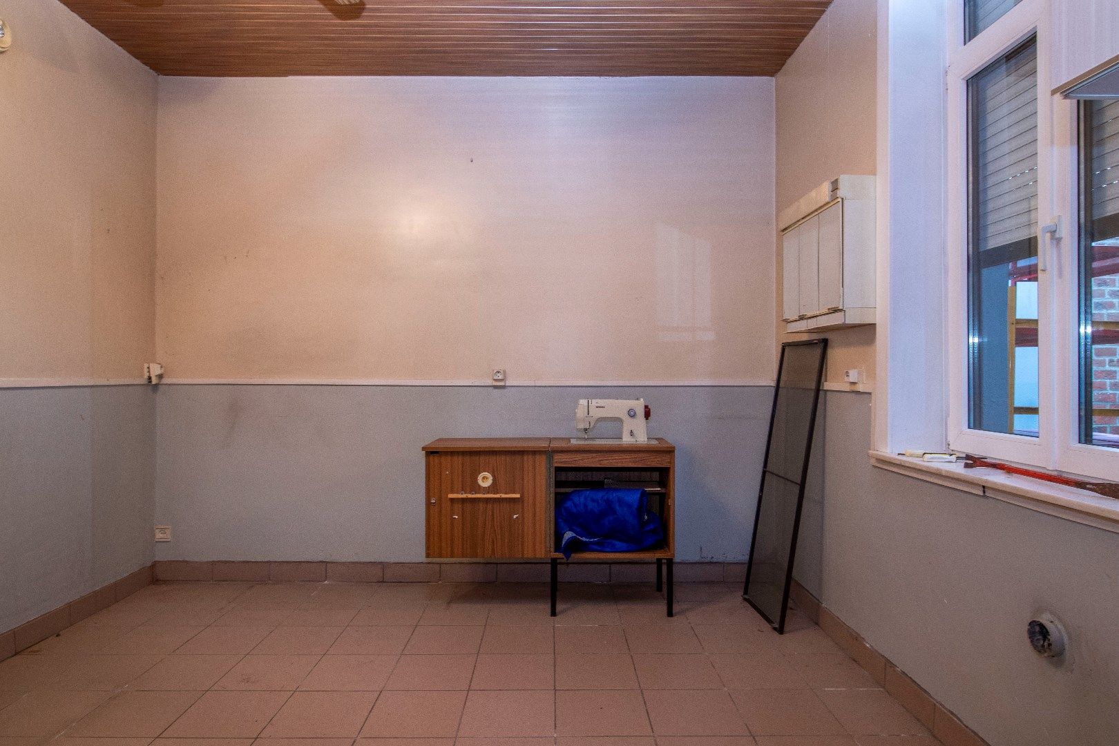 Te renoveren woning te Meerbeke foto 7