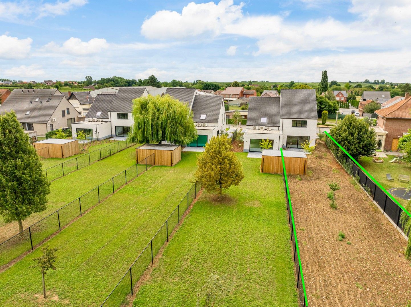 INSTAPKLARE LUXE EN ENERGIEZUINIGE NIEUWBOUWWONING MET 3 SLAAPKAMERS EN AANGELEGDE TUIN. foto 16