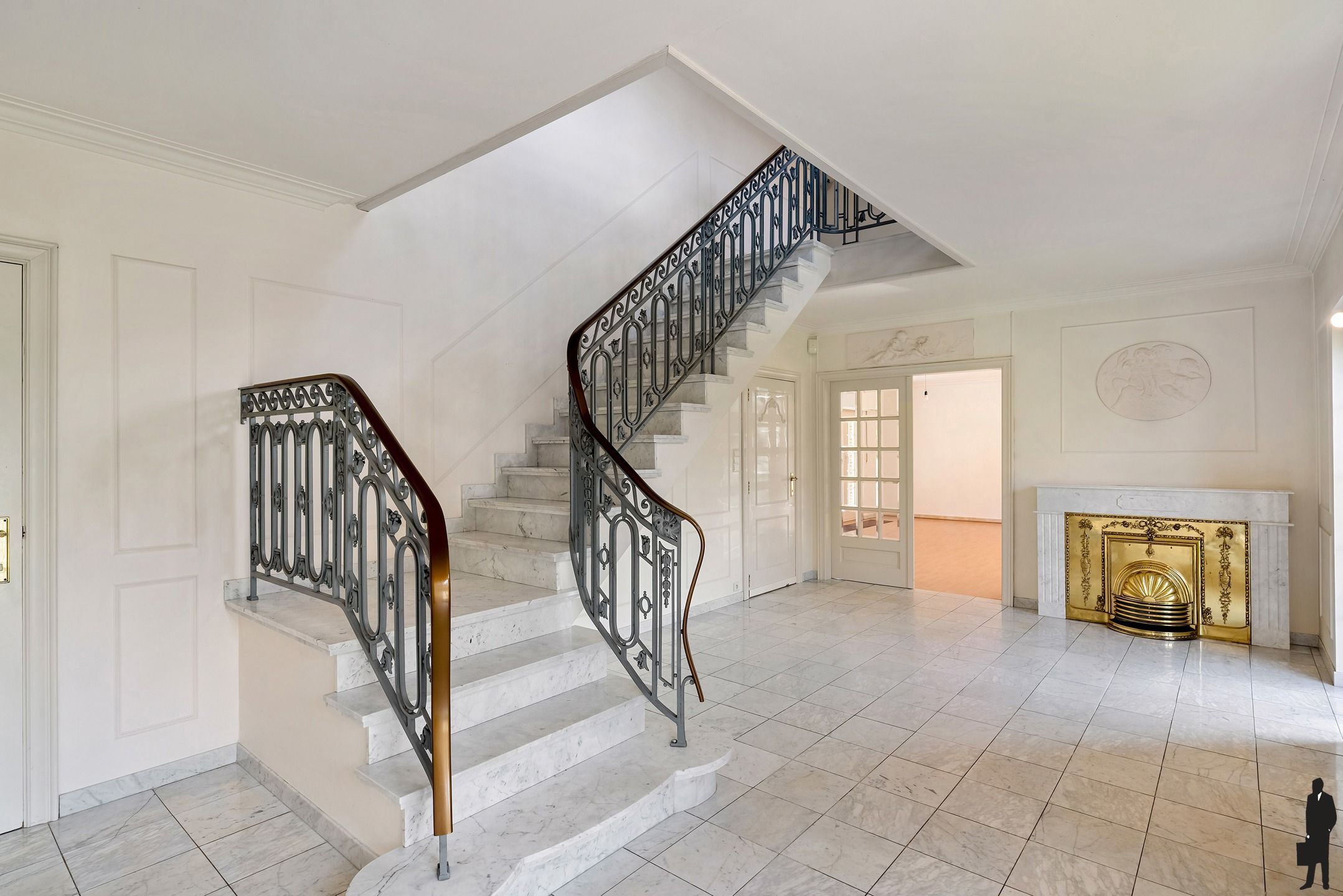 Riante villa met 4 slpk. op perceel van 2.543m²  foto 14