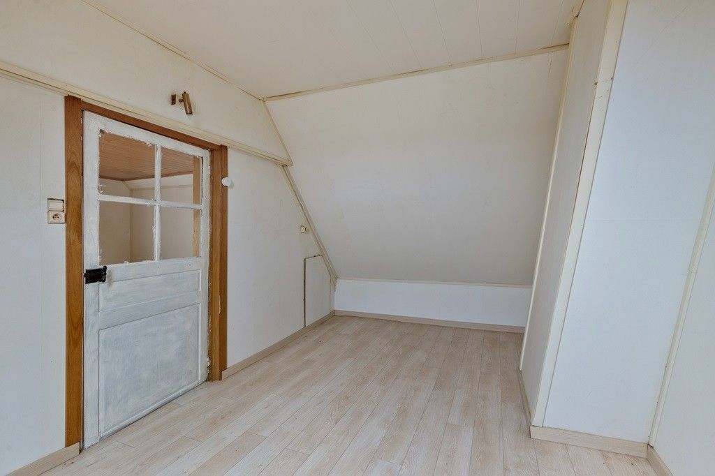 ALVERINGEM: Te renoveren/te slopen woonhuis "echt niet ver van de platse" met zongerichte tuin op 478m² grondoppervlakte. foto 14