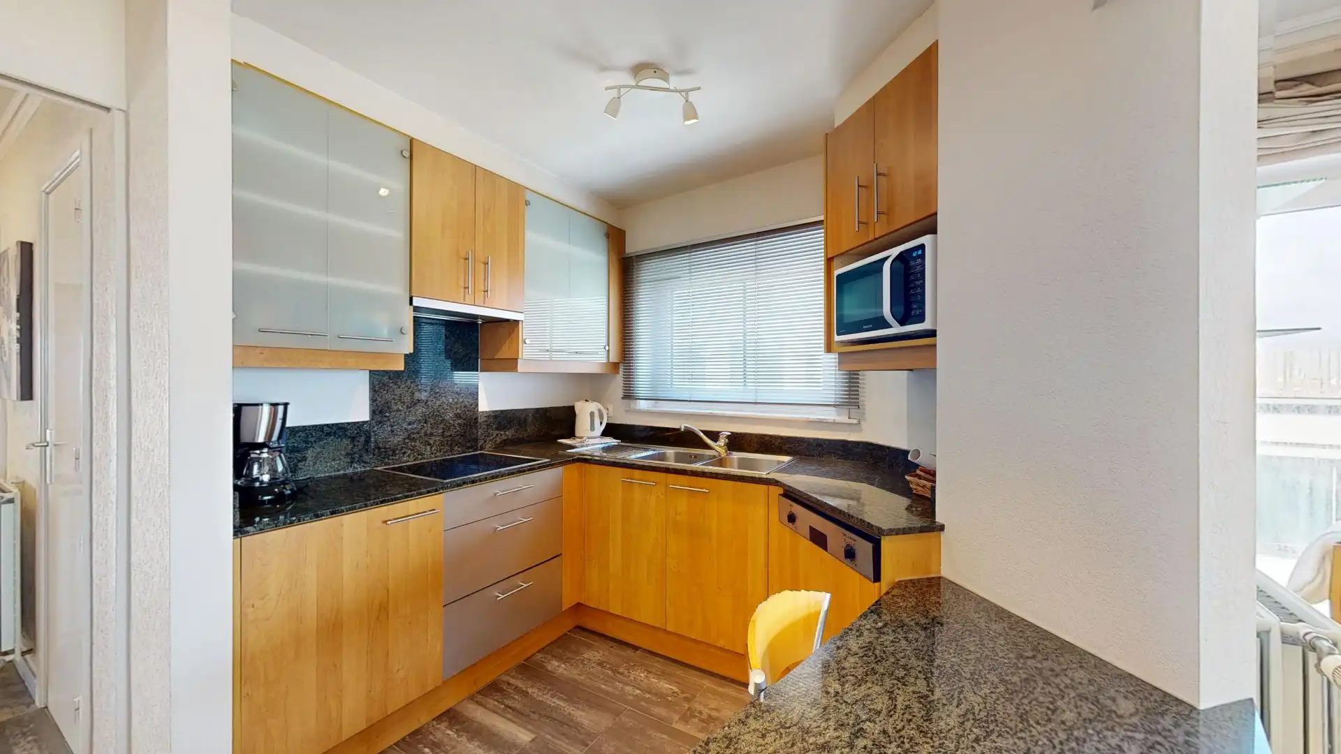 Mooi hoekappartement met frontaal zeezicht op de zeedijk in Heist foto 6