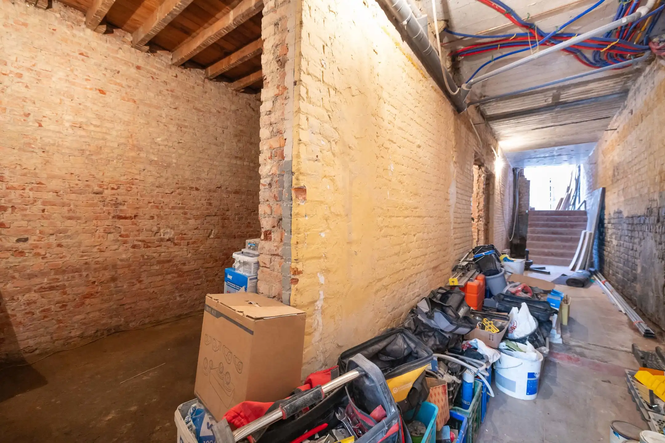 Woning van ± 150 m² met atelier/opslagruimte van ± 100 m² foto 23