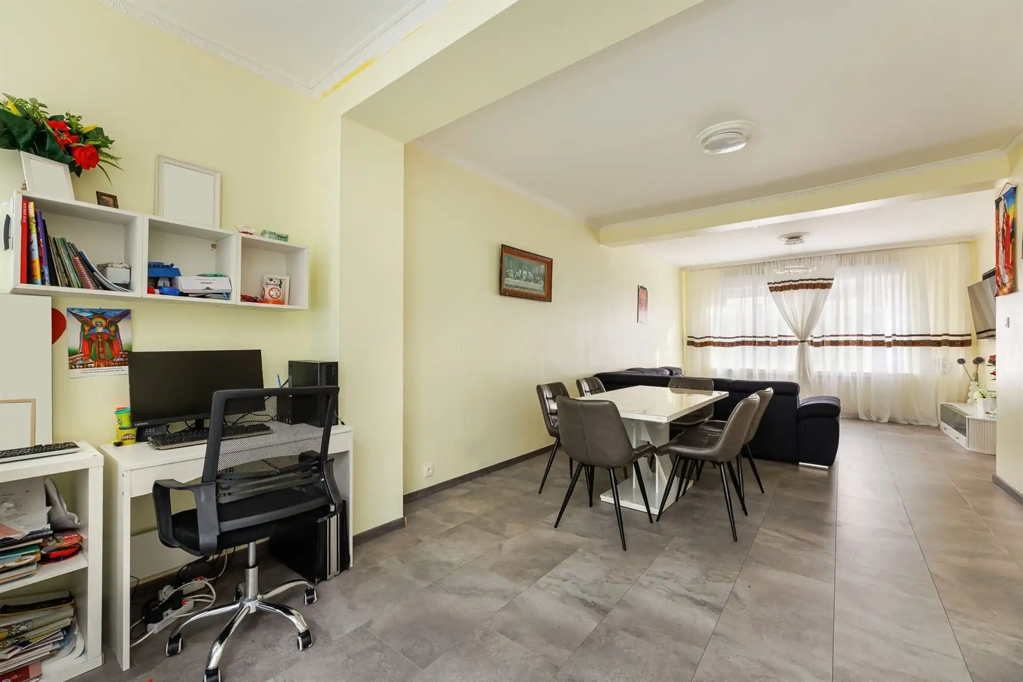 Huis met drie slaapkamers en leuke stadstuin.  foto 7