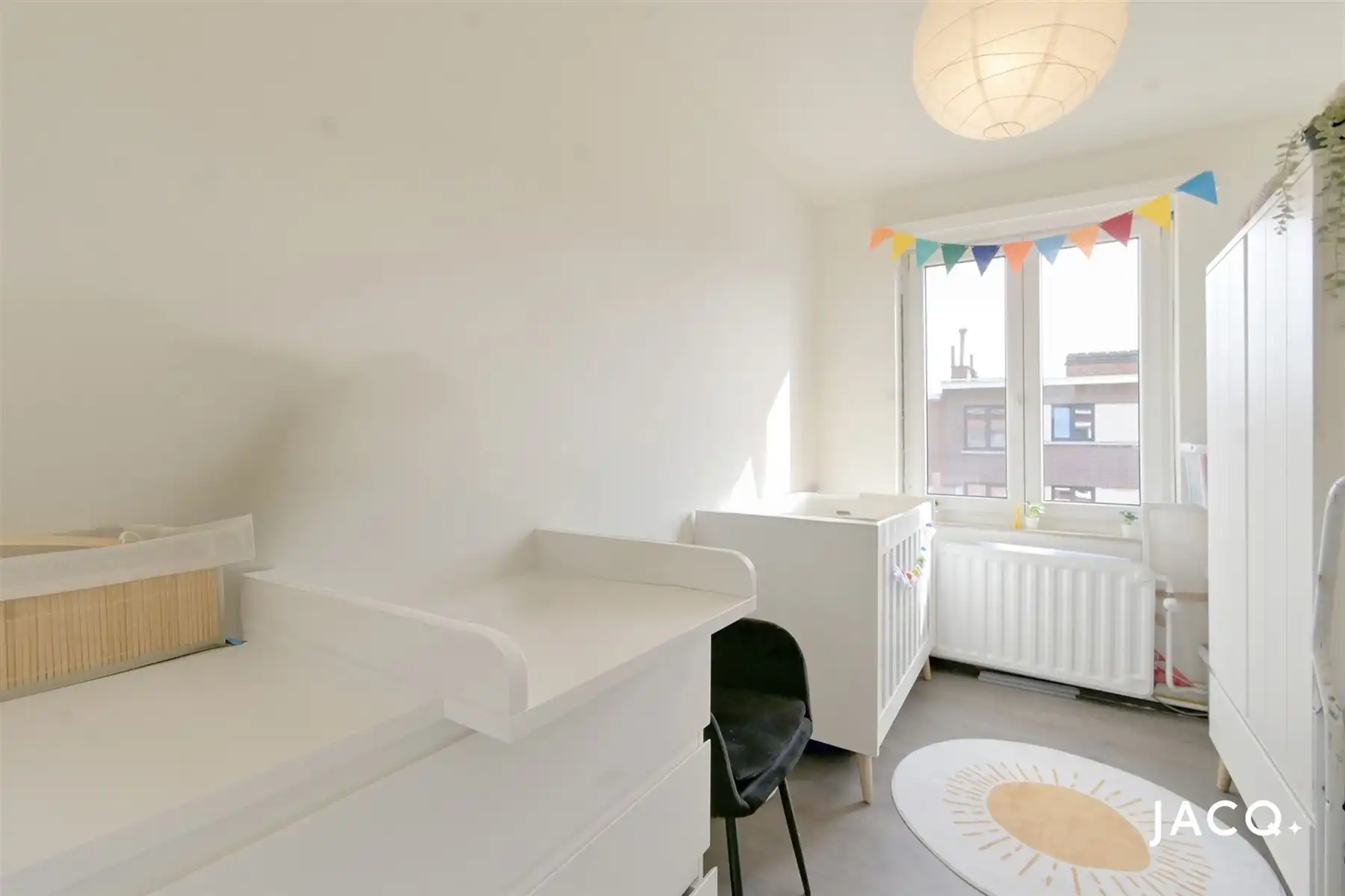 Instapklare woning met 3 slpks, garage en tuin te Deurne! foto 12