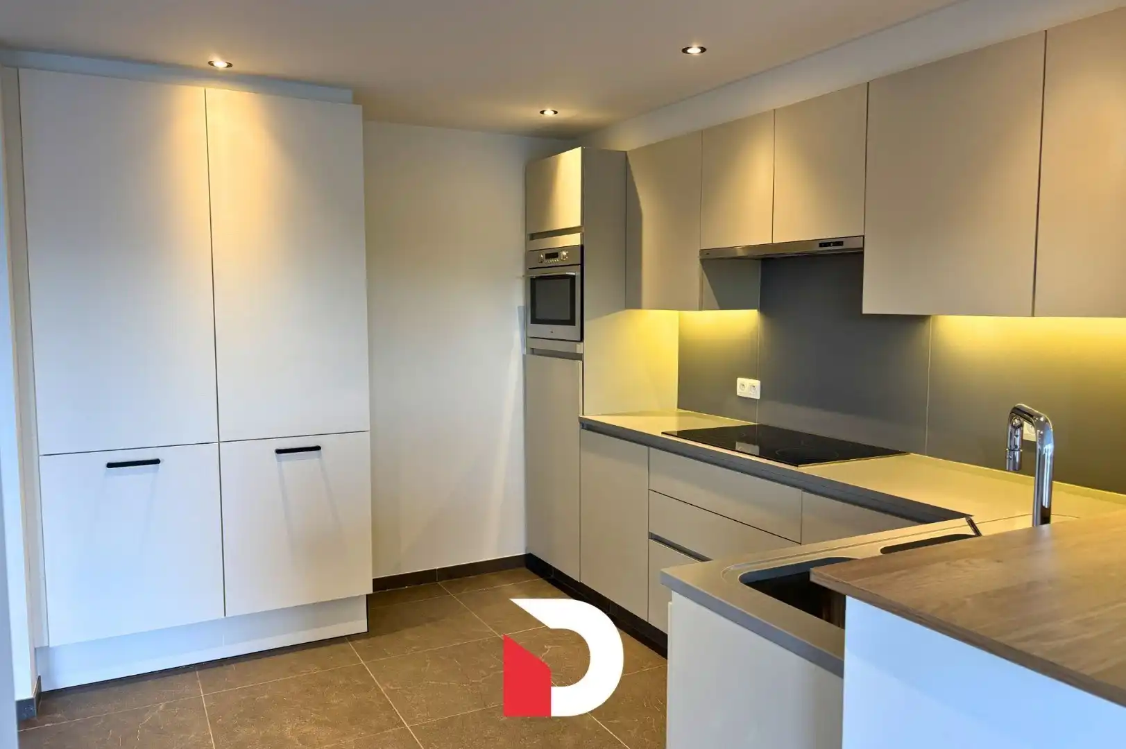 Gerenoveerde, lichtrijke woning met 3 slaapkamers en garage  foto 7