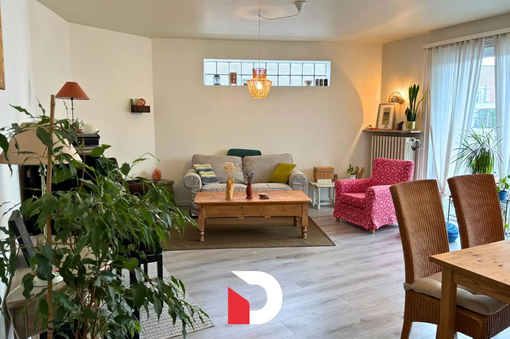 Ruim appartement op 1ste verdiep met 2 slaapkamers te Kristus-Koning foto {{pictureIndex}}