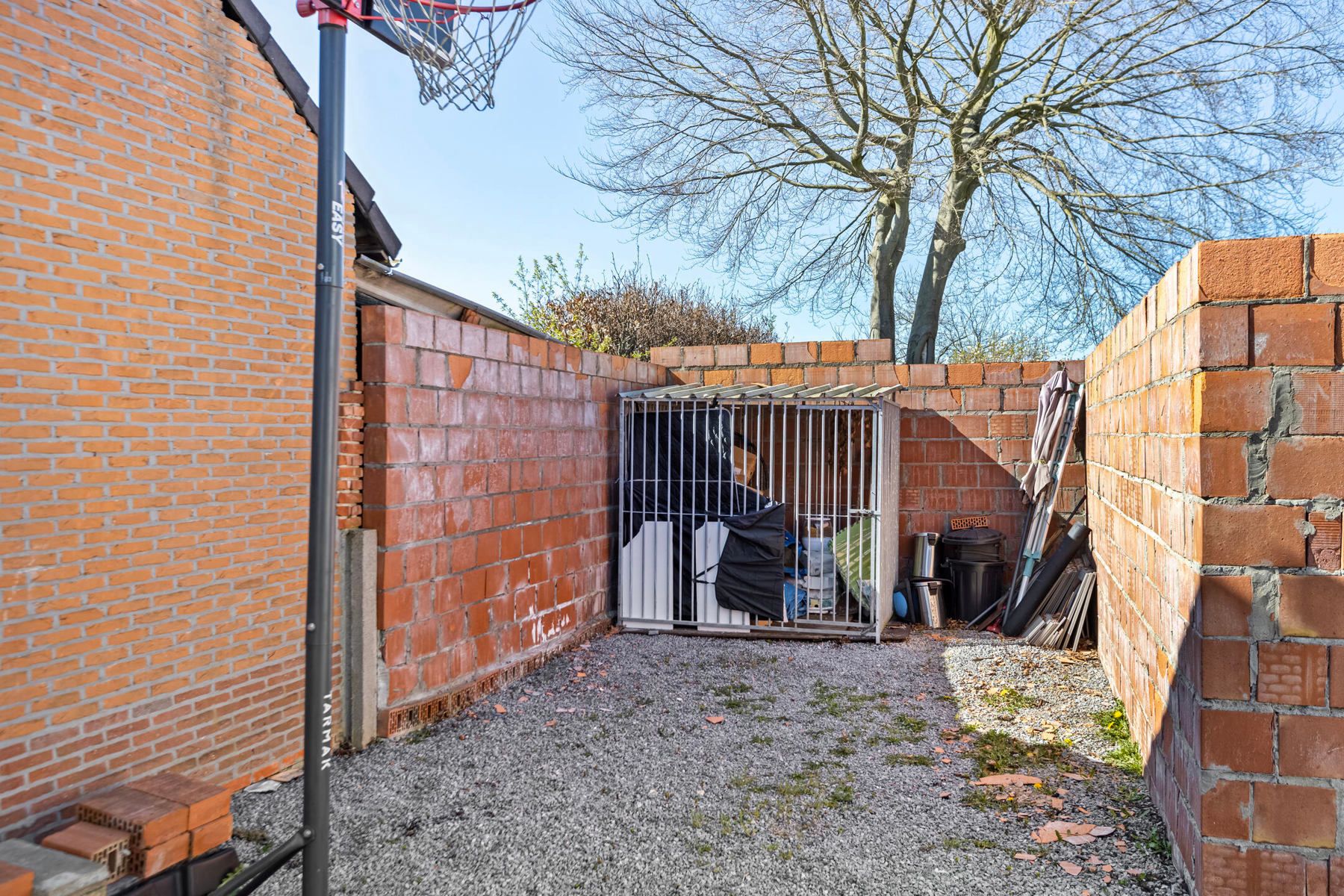 Unieke kans: gerenoveerde tweewoonst met aparte tuinen in hartje Houthalen-Oost foto 48