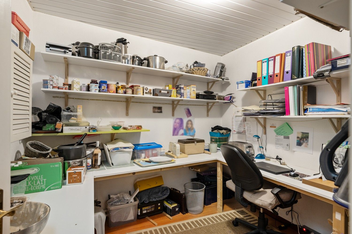 Magazijn met woonst en een 1 slaapkamer appartement te Deurne! foto 13