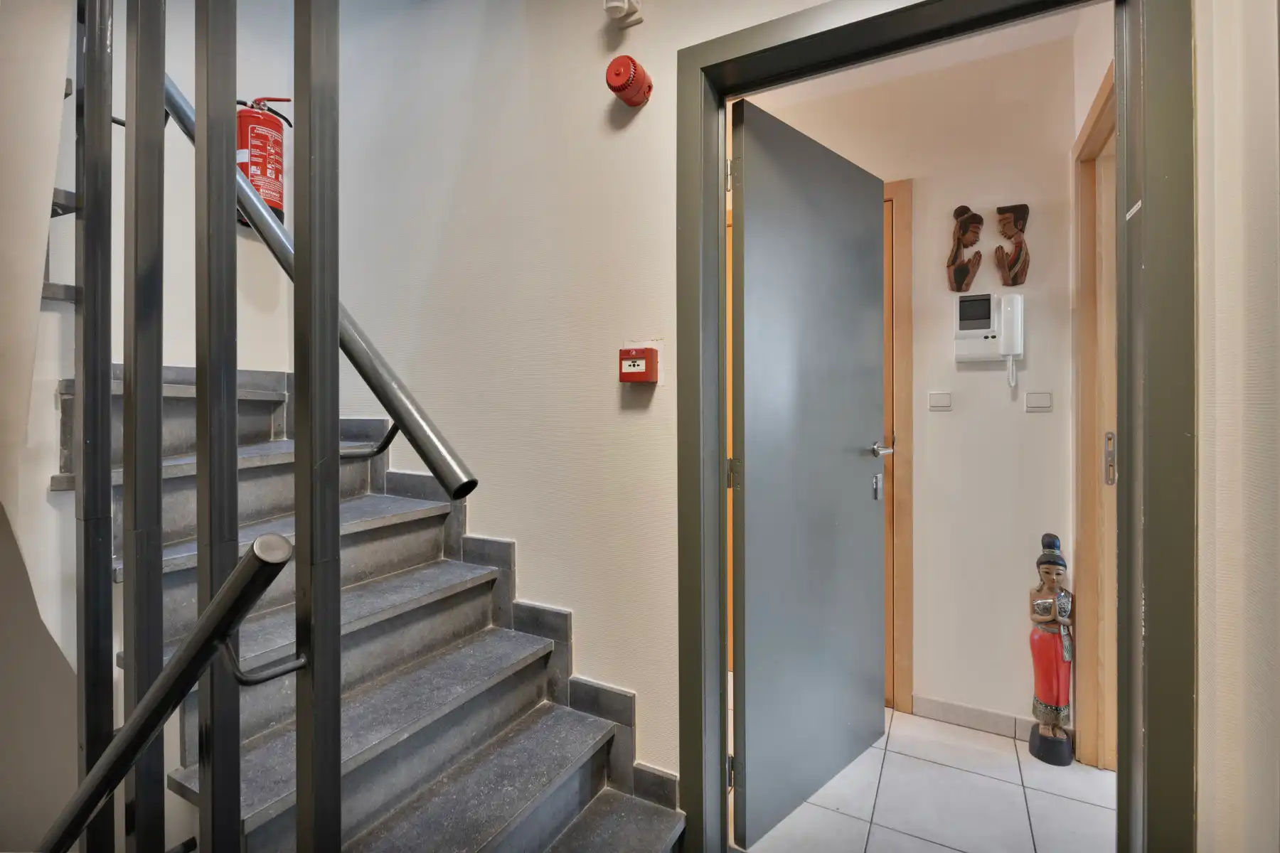 2-slaapkamerappartement met garage op centrale ligging foto 16