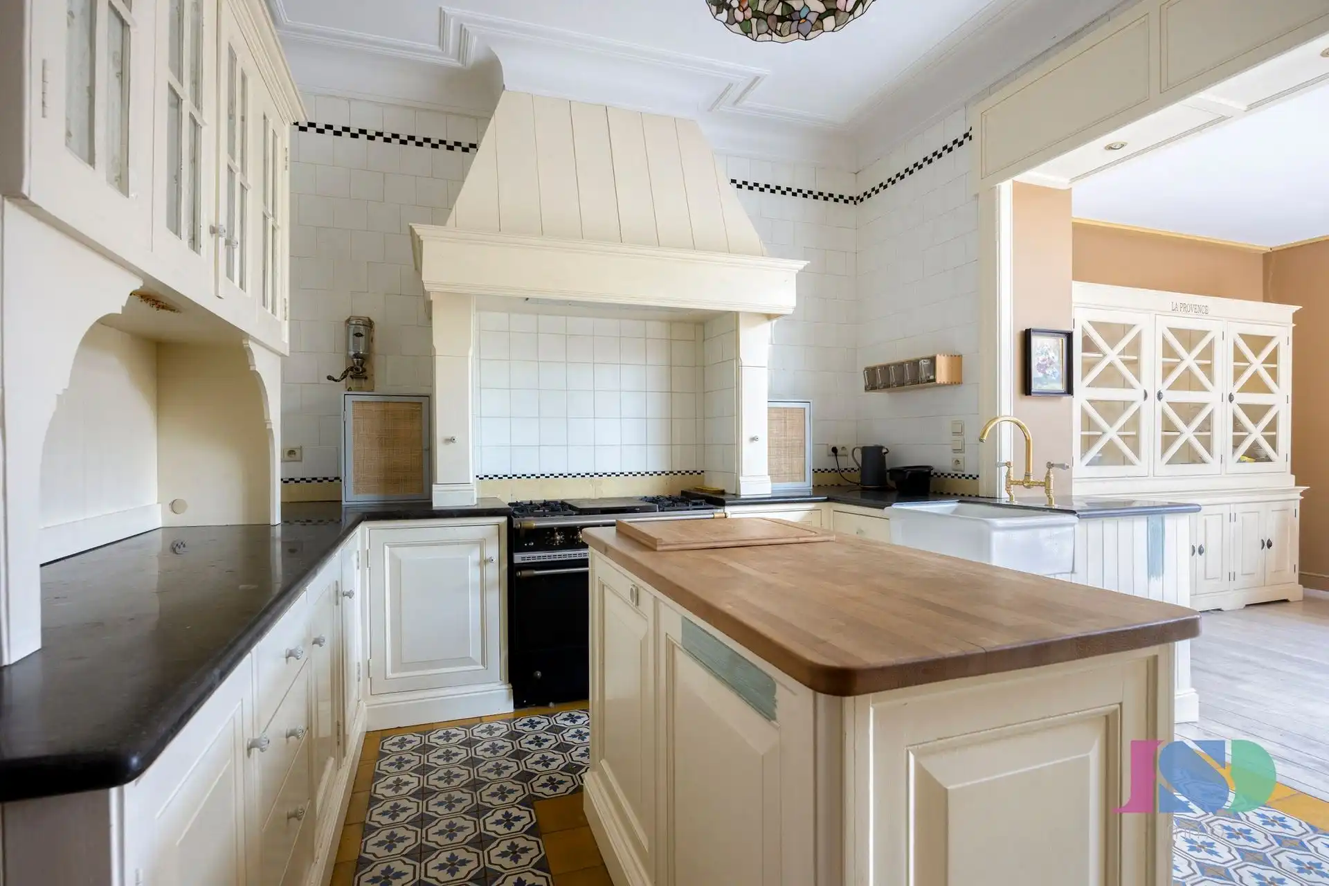 Karaktervolle woning met 8 kamers foto 9