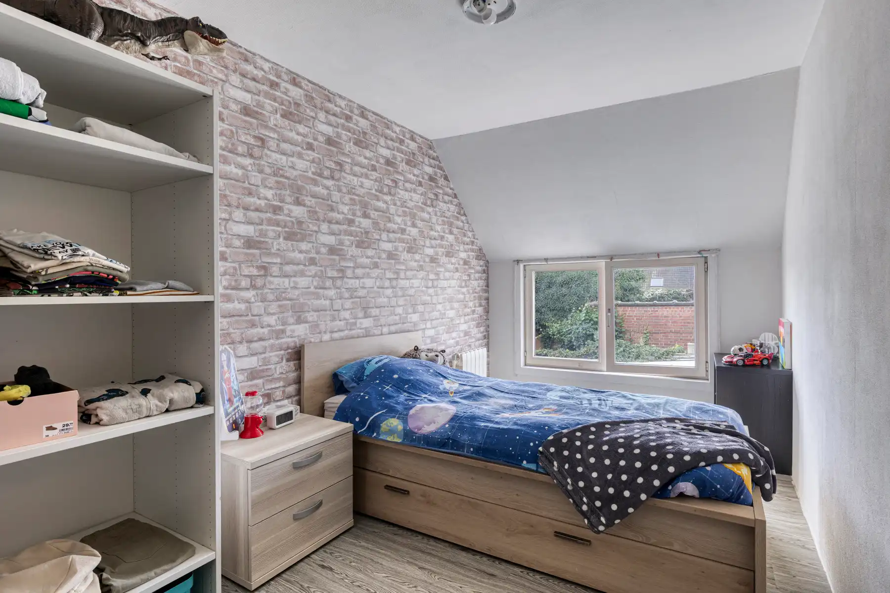 Goedgelegen woning met tuin en garage! foto 20