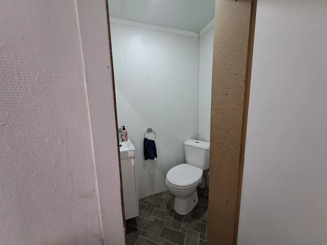 Rijwoning aan de stadsrand foto 22