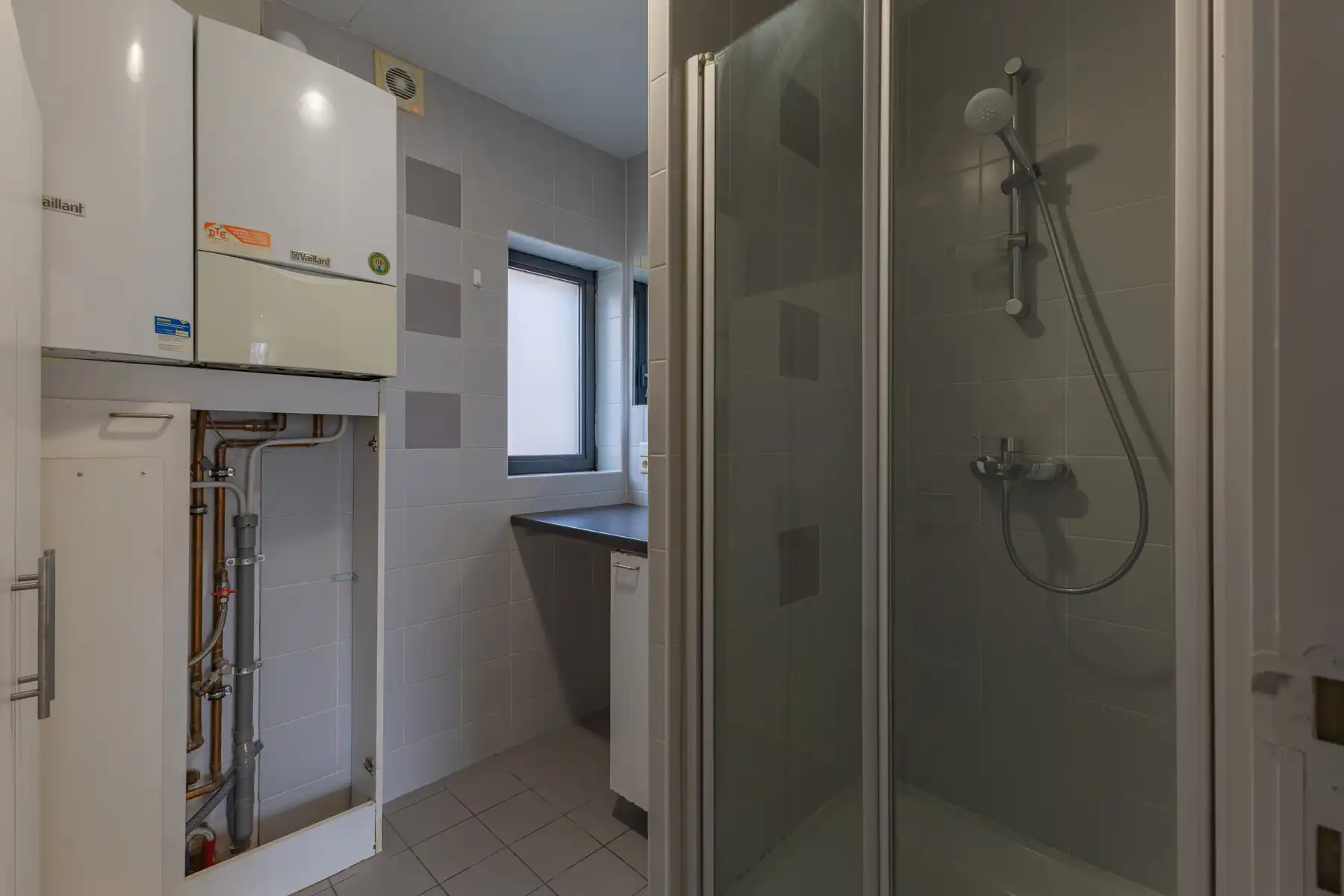 Commercieel gelijkvloers met duplex in centrum Halle foto 18