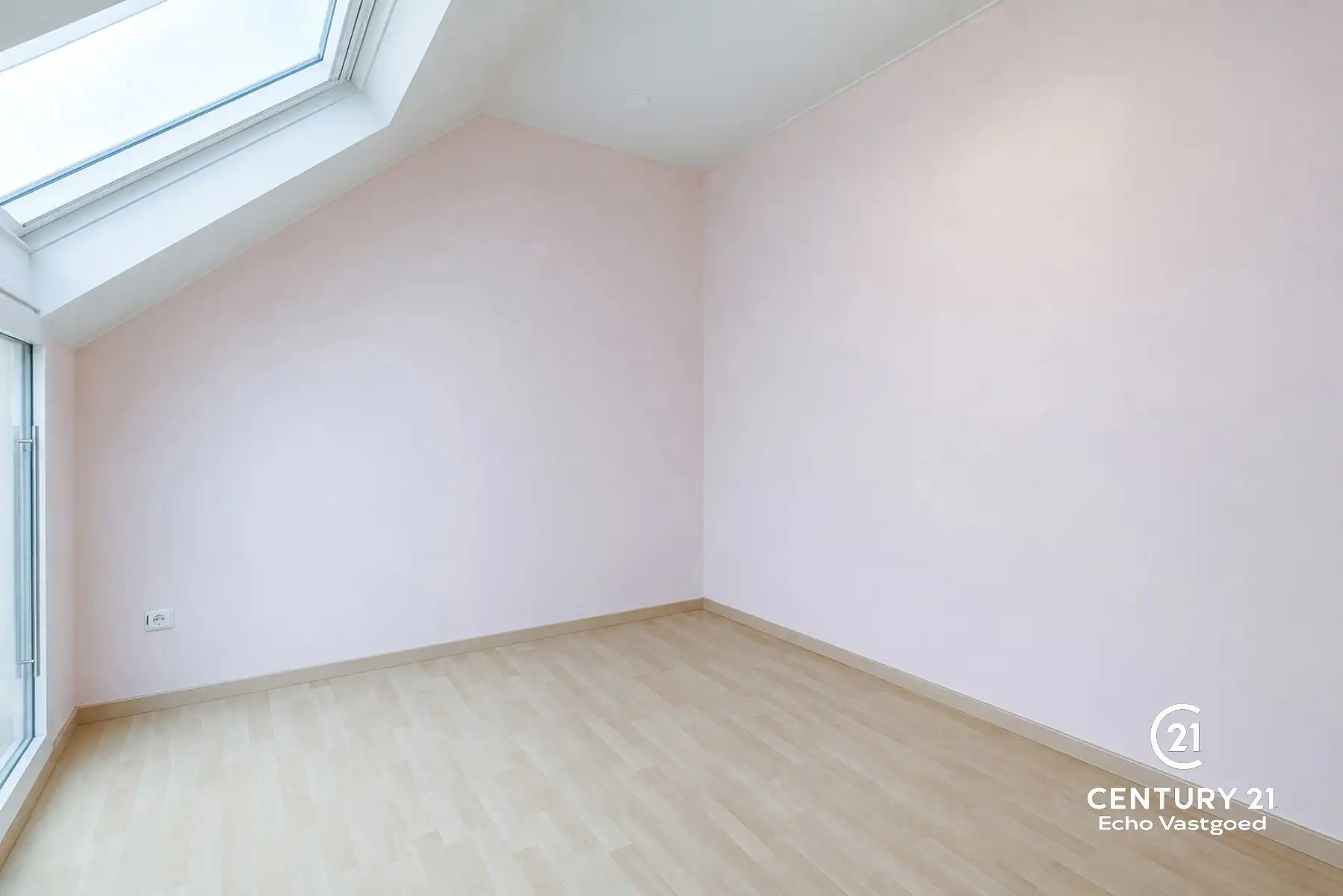 ruime woning met 4 slaapkamers op een fraai hoekperceel  foto 19
