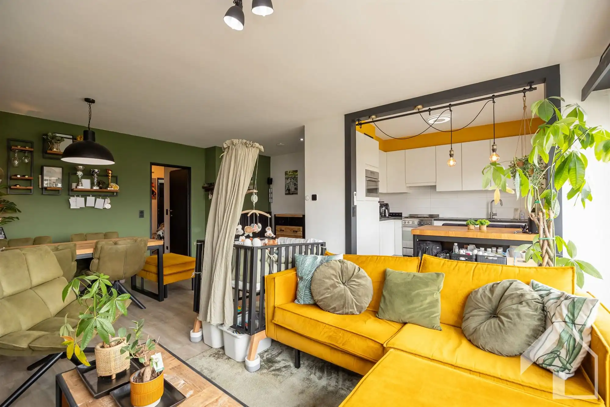 Instapklaar appartement met zwembad! foto 5