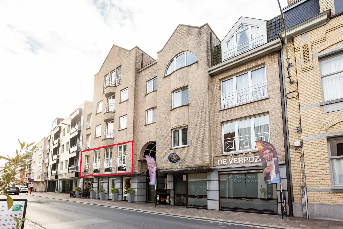 Ruim 3 slaapkamer appartement van maar liefst 125m² in centrum Zwevegem foto 3