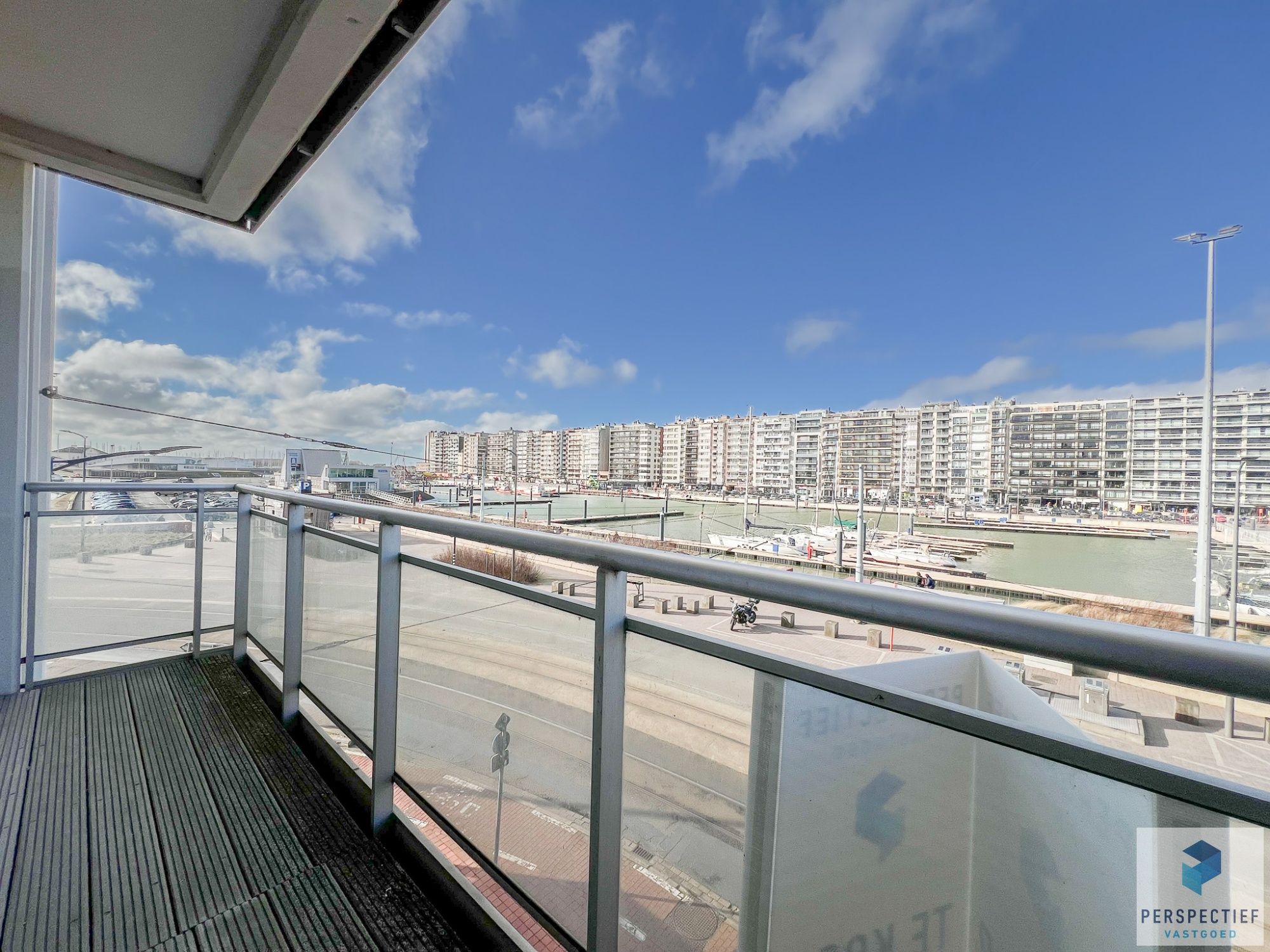 SUPERAANBOD, TOP LIGGING : GERENOVEERD HOEKAPPARTEMENT met 3 TERRASSEN en SCHITTEREND ZICHT OVER DE JACHTHAVEN & ZEE. foto 27