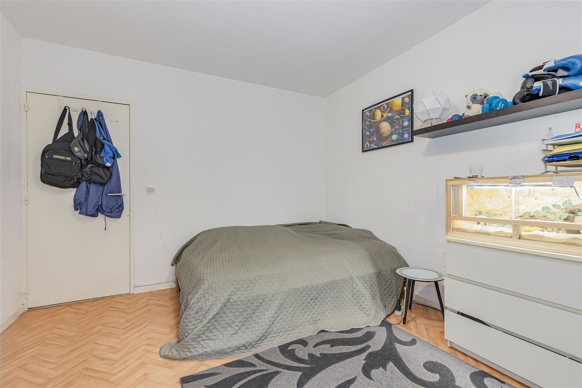 Ruim appartement met 2 slpk + terras te koop in Mortsel foto 9