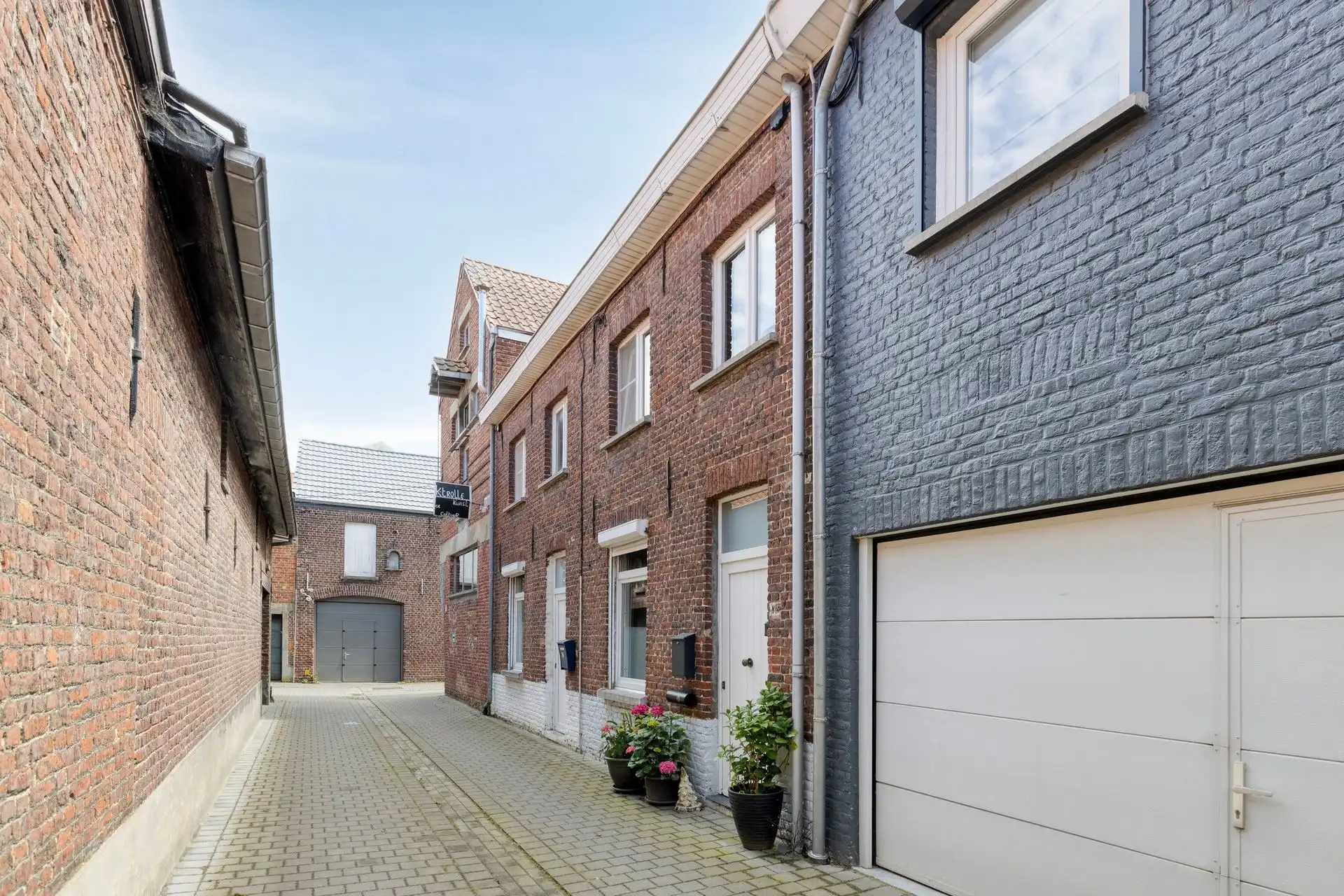 Héél centraal gelegen renovatiepanden (twee). foto 3