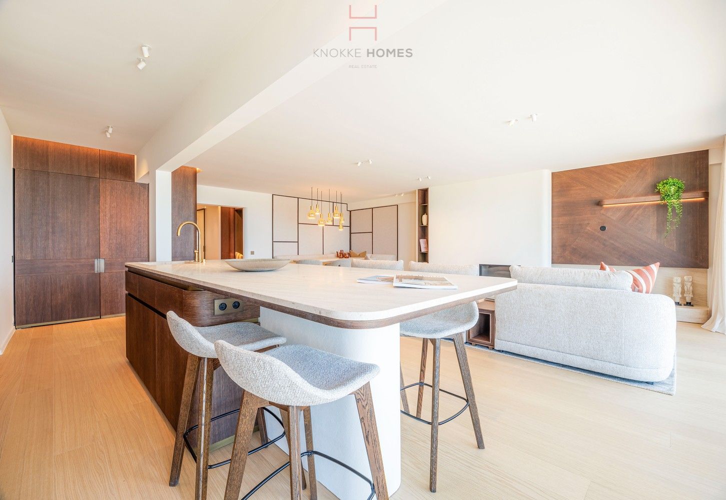 Uitzondelijk breed en ruim appartement op de Zeedijk van Het Zoute foto 7