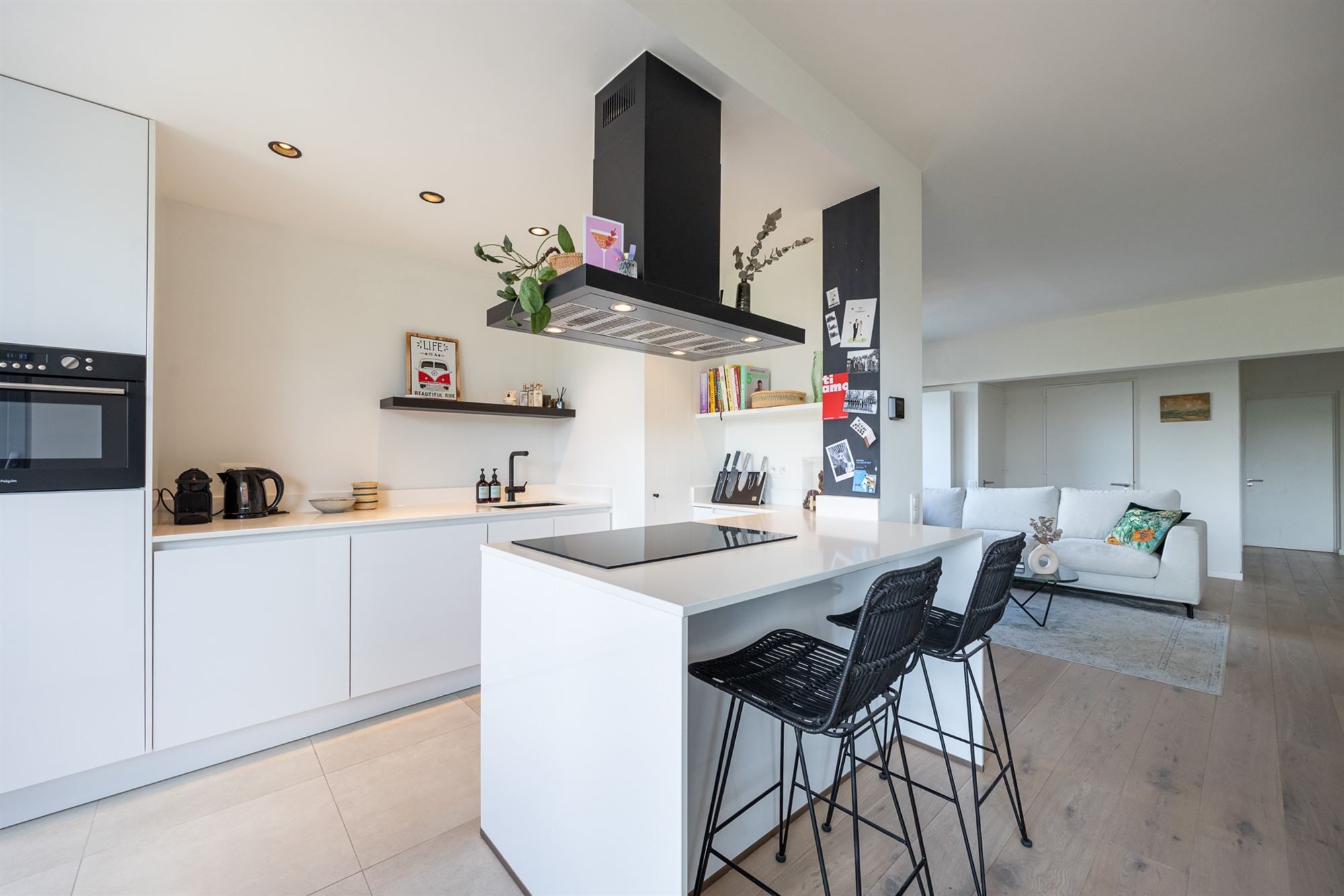 Instapklaar en lichtrijk hoekappartement nabij het Rooi foto 3