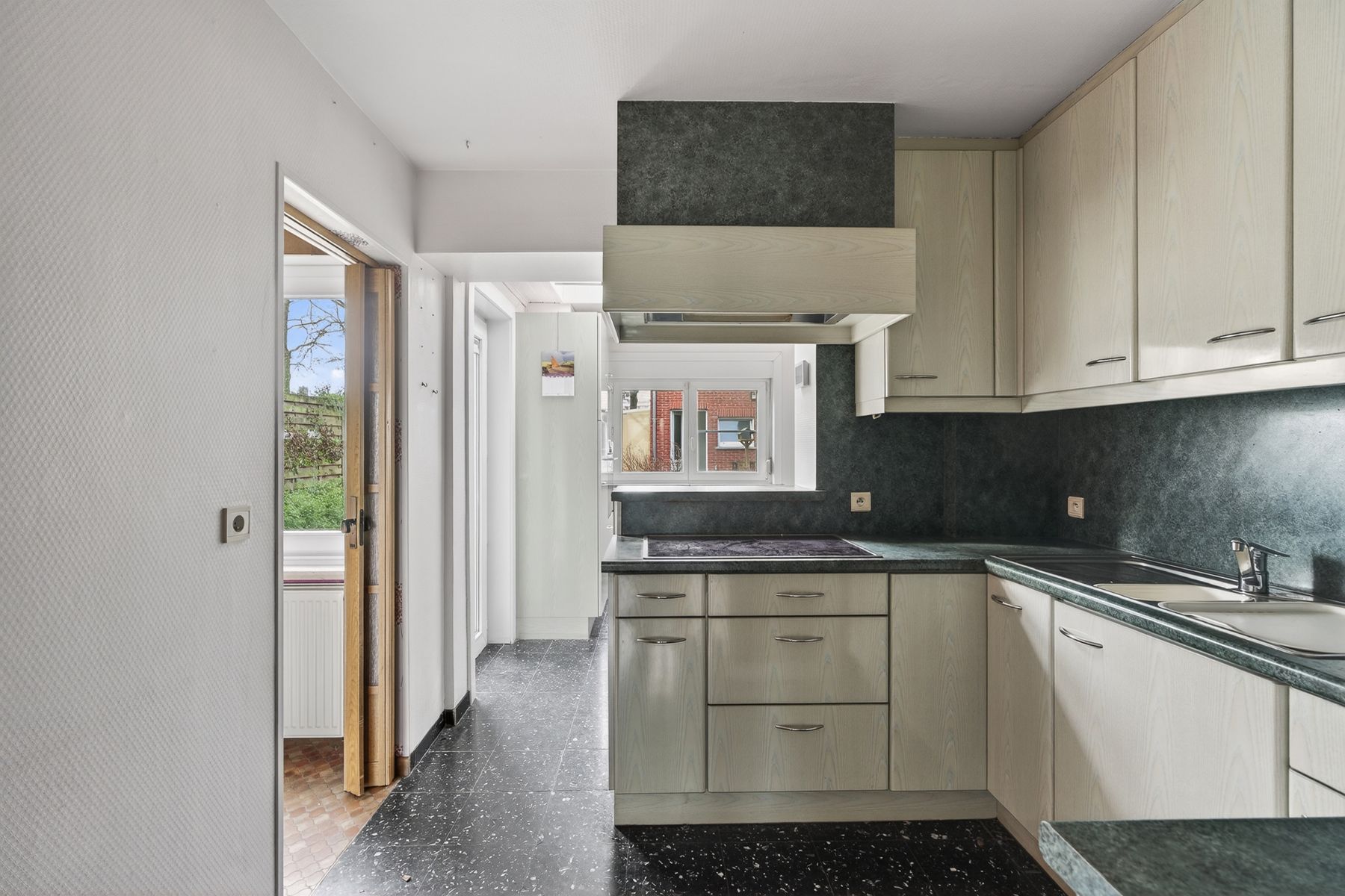 Woning met tuin, bijgebouw & carport in groen Sint-Michiels foto 5