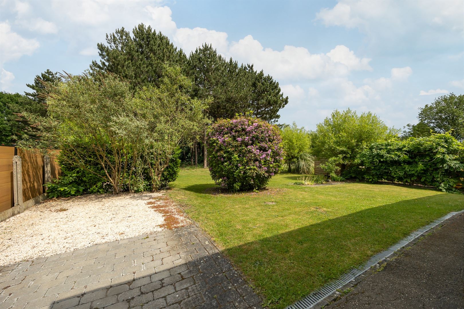 Stijlvolle open bebouwing met tuin, nabij 't dorp! foto 14
