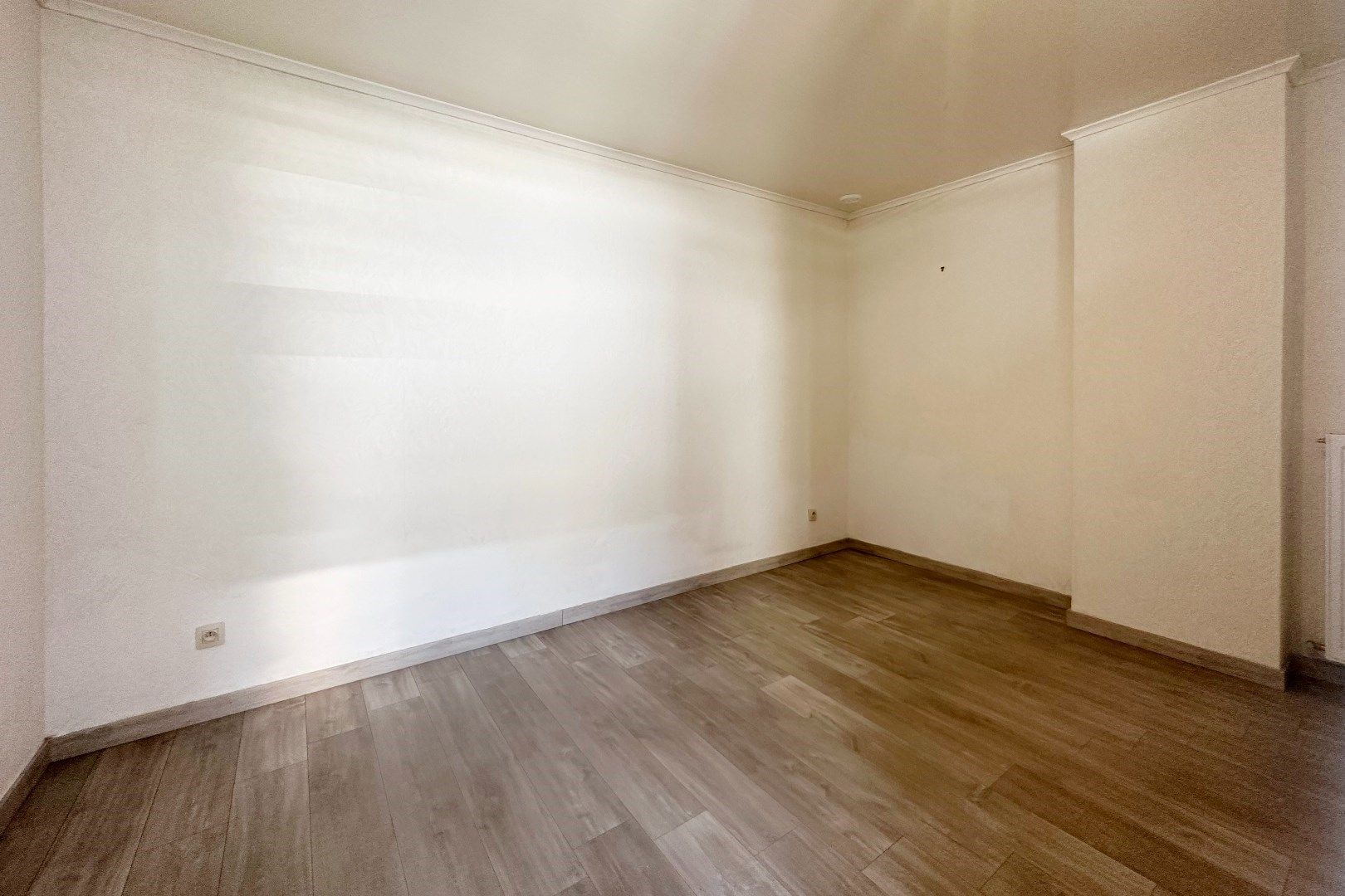 Prachtige interbellumwoning onderverdeeld in drie ruime appartementen foto 12