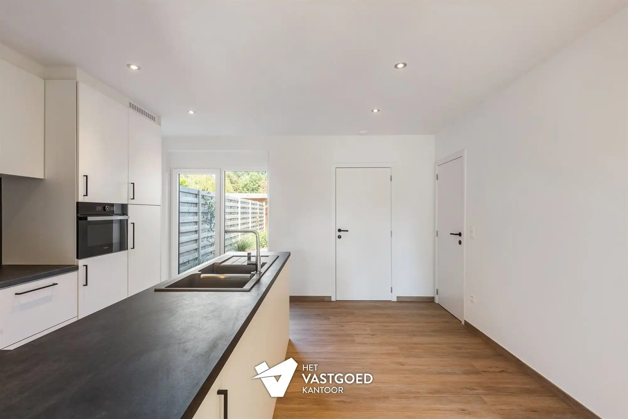KWALITATIEF GERENOVEERDE WONING VLAKBIJ CENTRUM foto 8