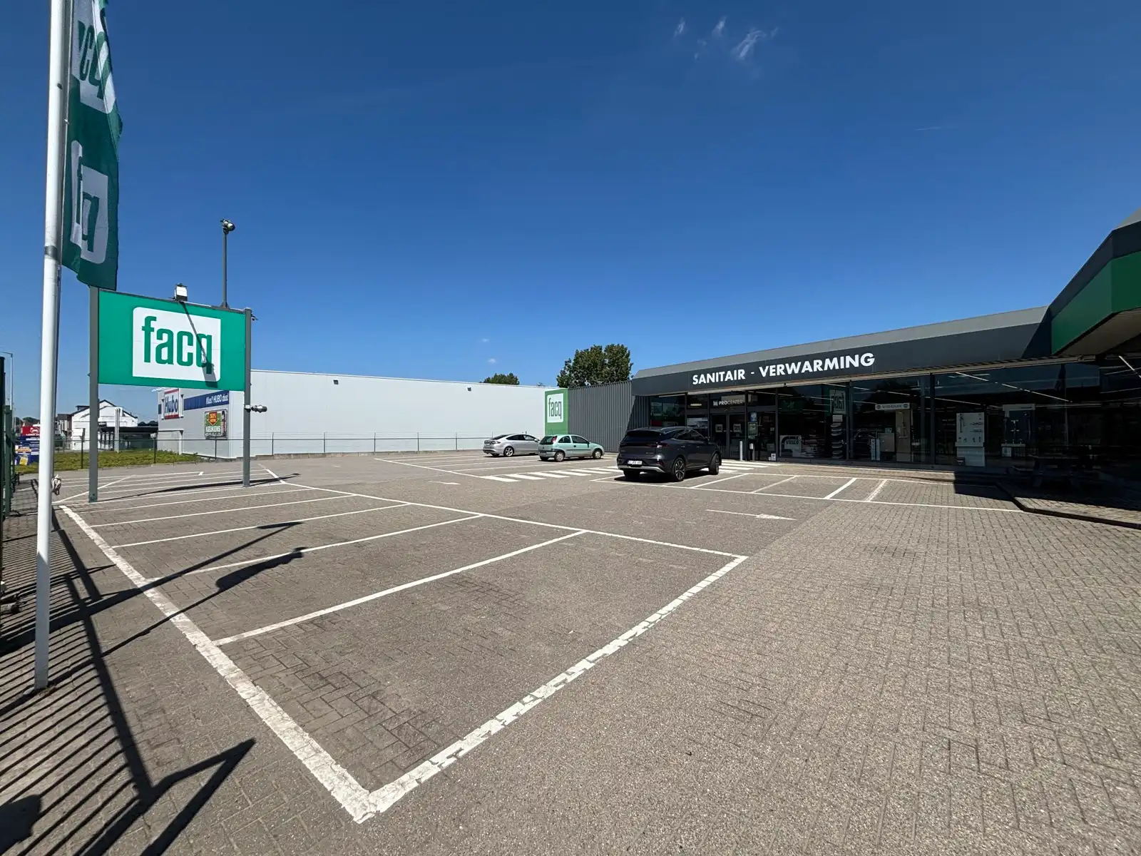 Handelspand 1.700 m² te huur Tongeren zichtlocatie foto 6