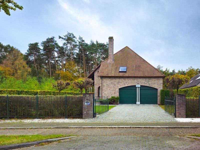 TIJDLOZE VILLA OP 22A43CA MET 4 SLK EN 4 BADK NABIJ CENTRUM ZUTENDAAL. foto 4