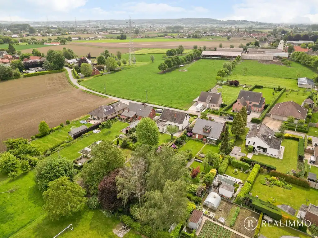 Te renoveren alleenstaande woning met tal van troeven! foto 17