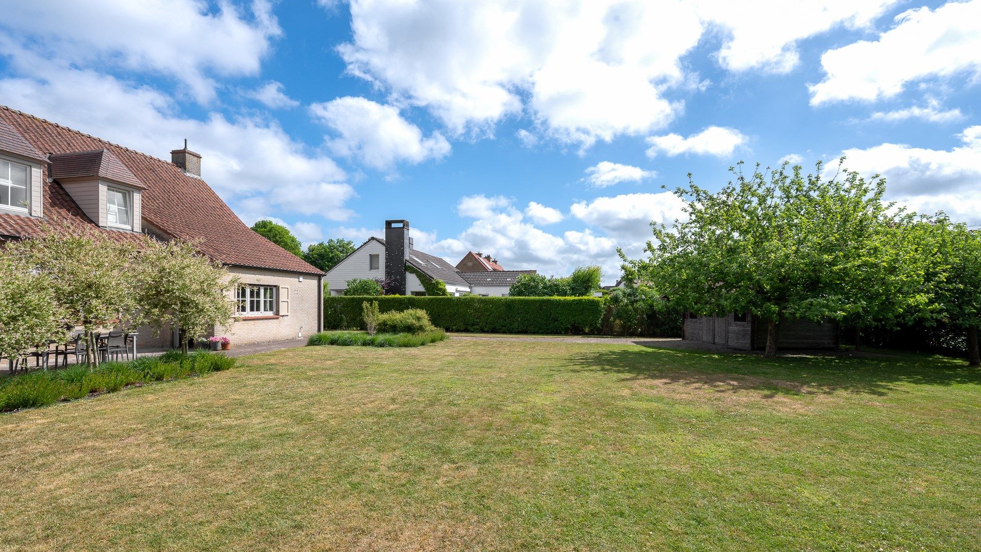 Residentieel gelegen villa op 916 m² grond  foto 26