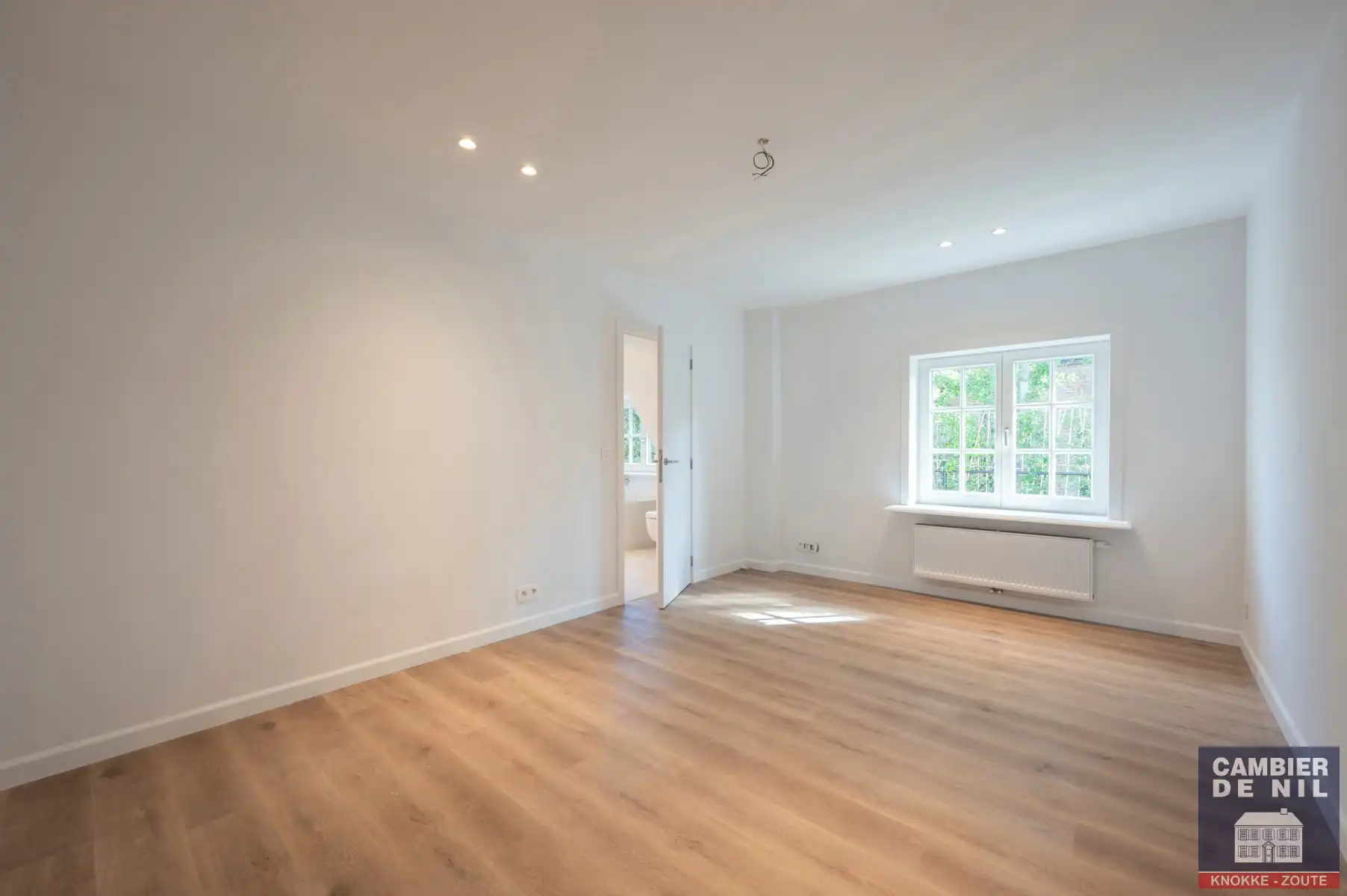 Gerenoveerde, ongemeubelde koppelvilla met zuidgerichte tuin palend aan de golf - Zoute foto 26