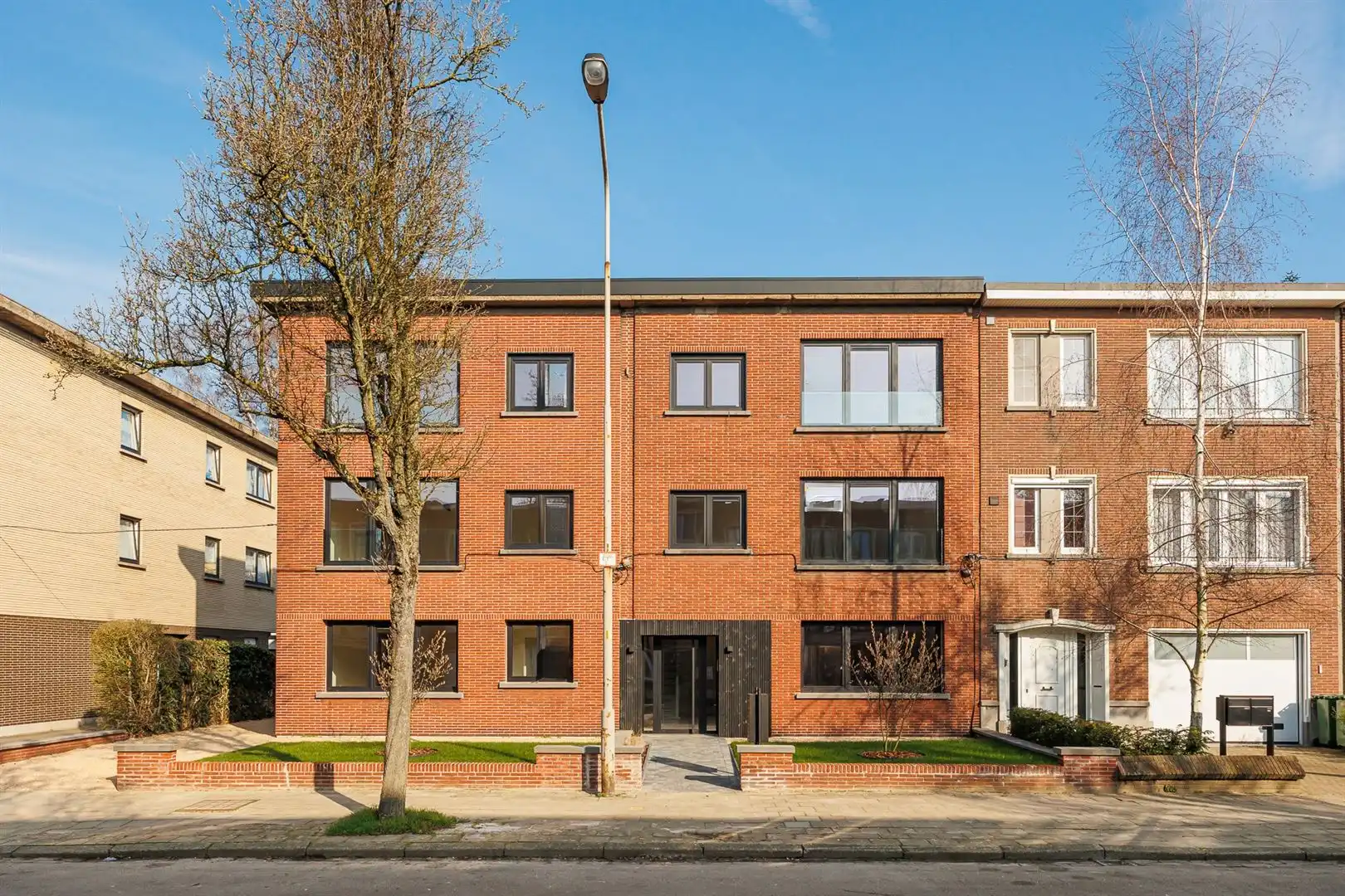 Gerenoveerd appartement met tuin en fietsenberging foto 20